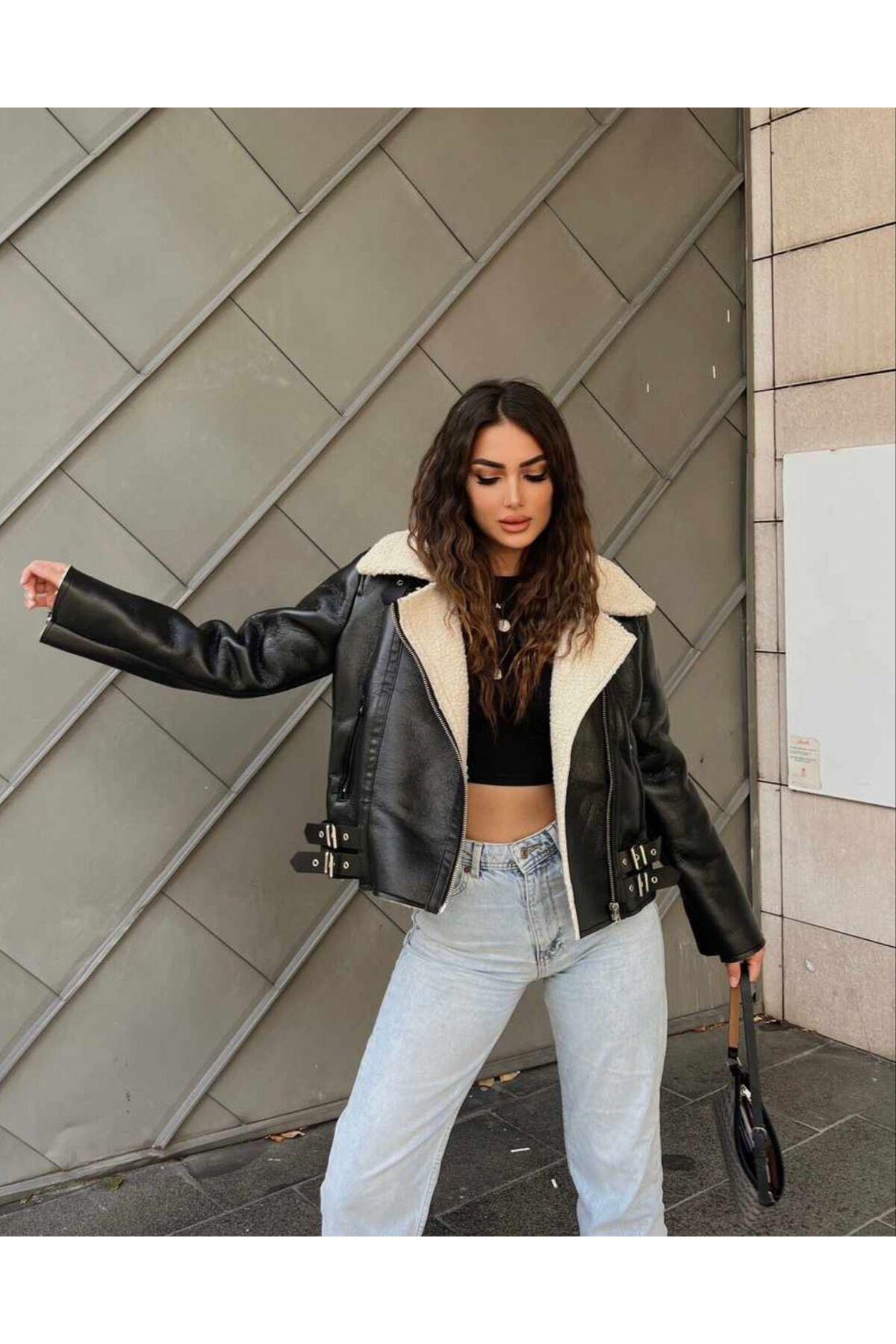 İçi Kürklü Yanları Kemer Detaylı Siyah Deri Mont