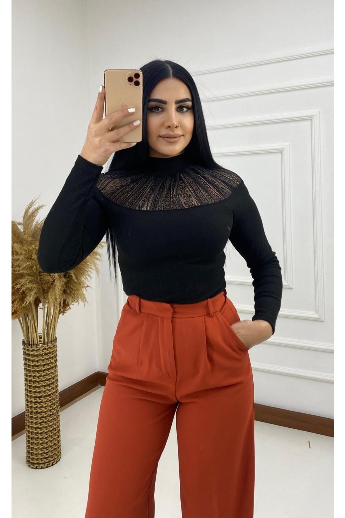 Kadın Omuz Dantel Detaylı Siyah Kazak