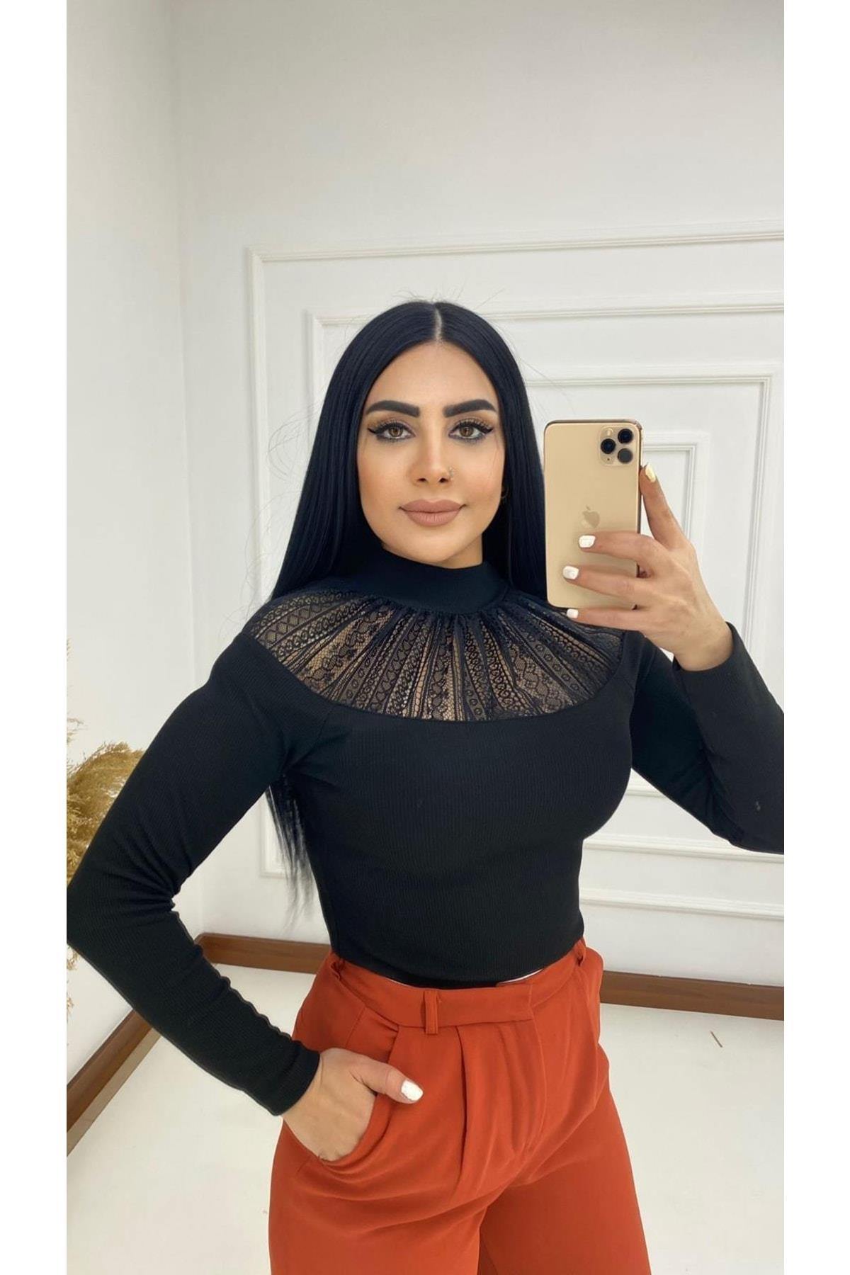 Kadın Omuz Dantel Detaylı Siyah Kazak