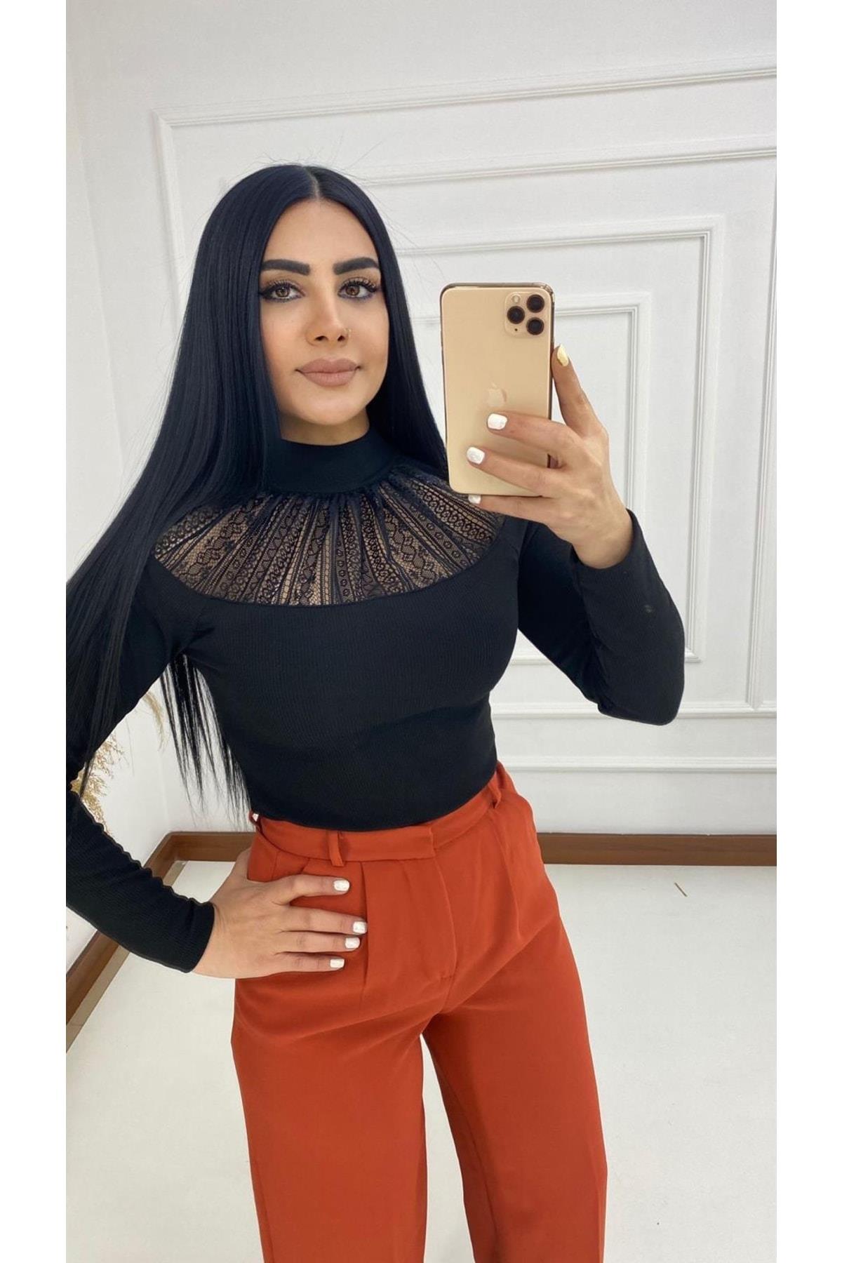 Kadın Omuz Dantel Detaylı Siyah Kazak