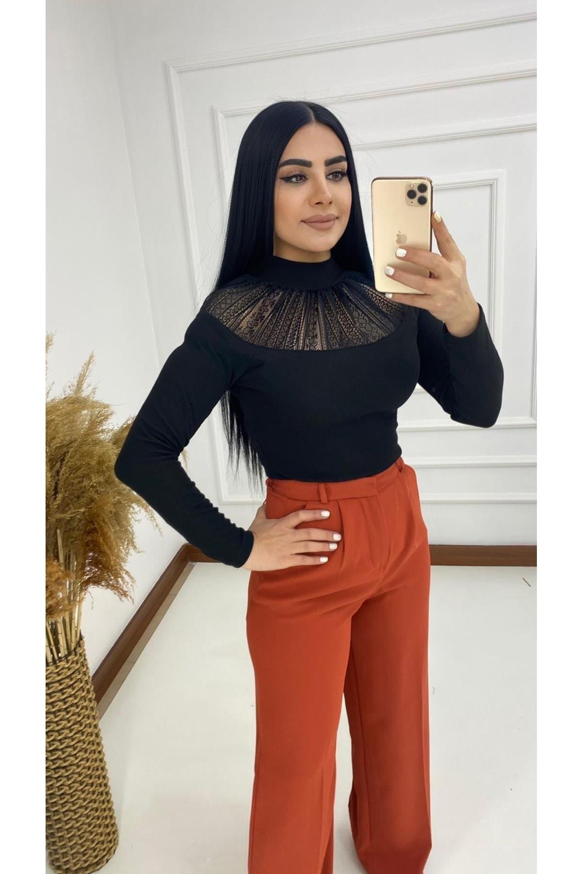 Kadın Omuz Dantel Detaylı Siyah Kazak