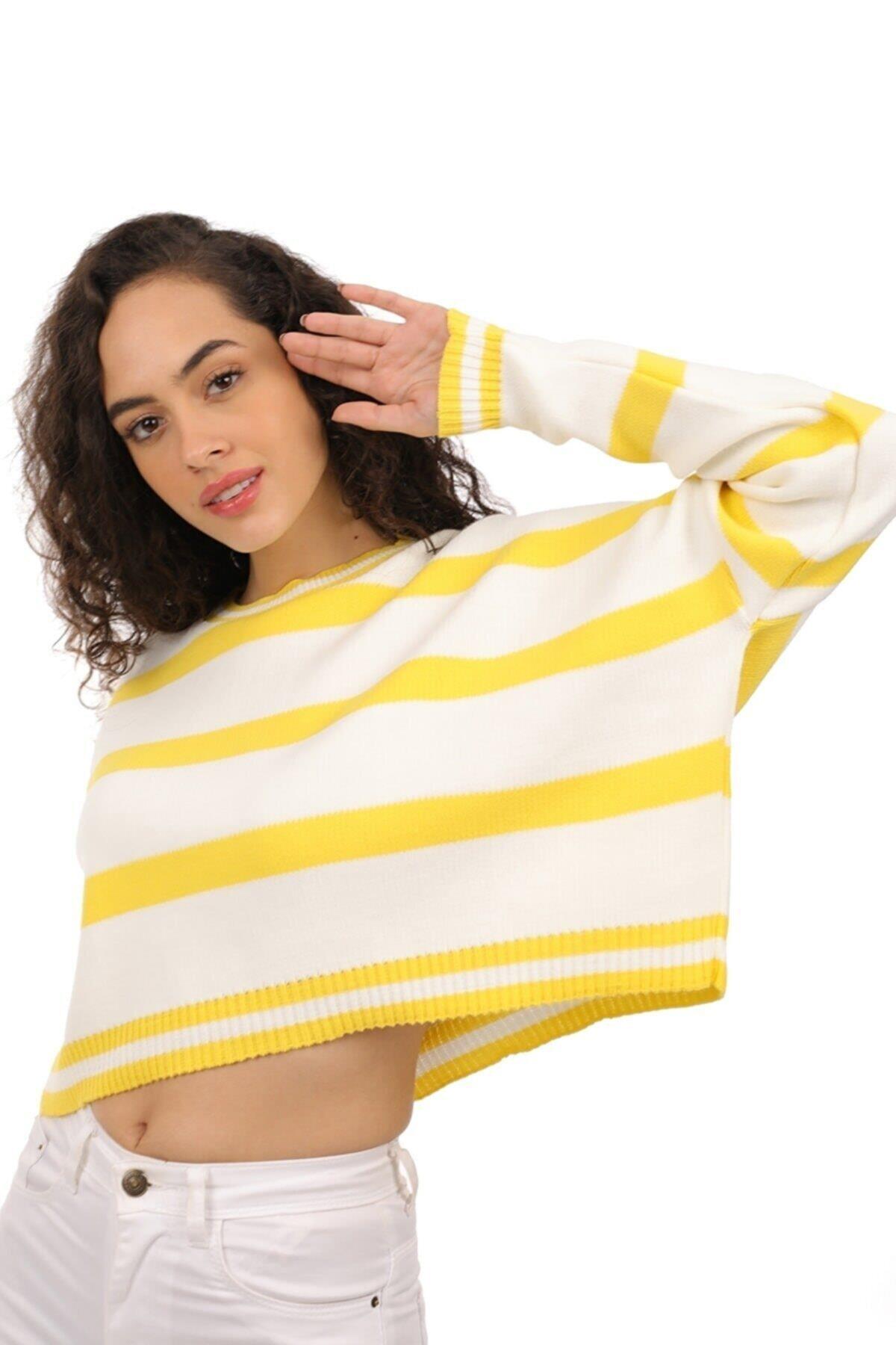 Kadın Sarı Oversize Çizgili Triko Crop Kazak