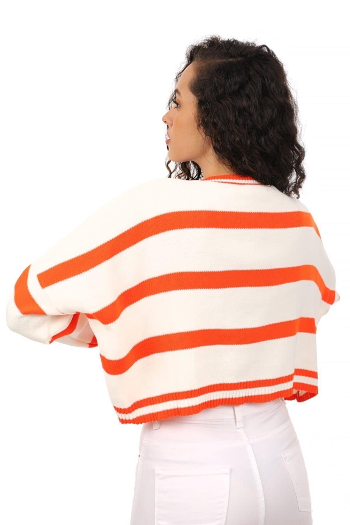 Kadın Sarı Oversize Çizgili Triko Crop Kazak