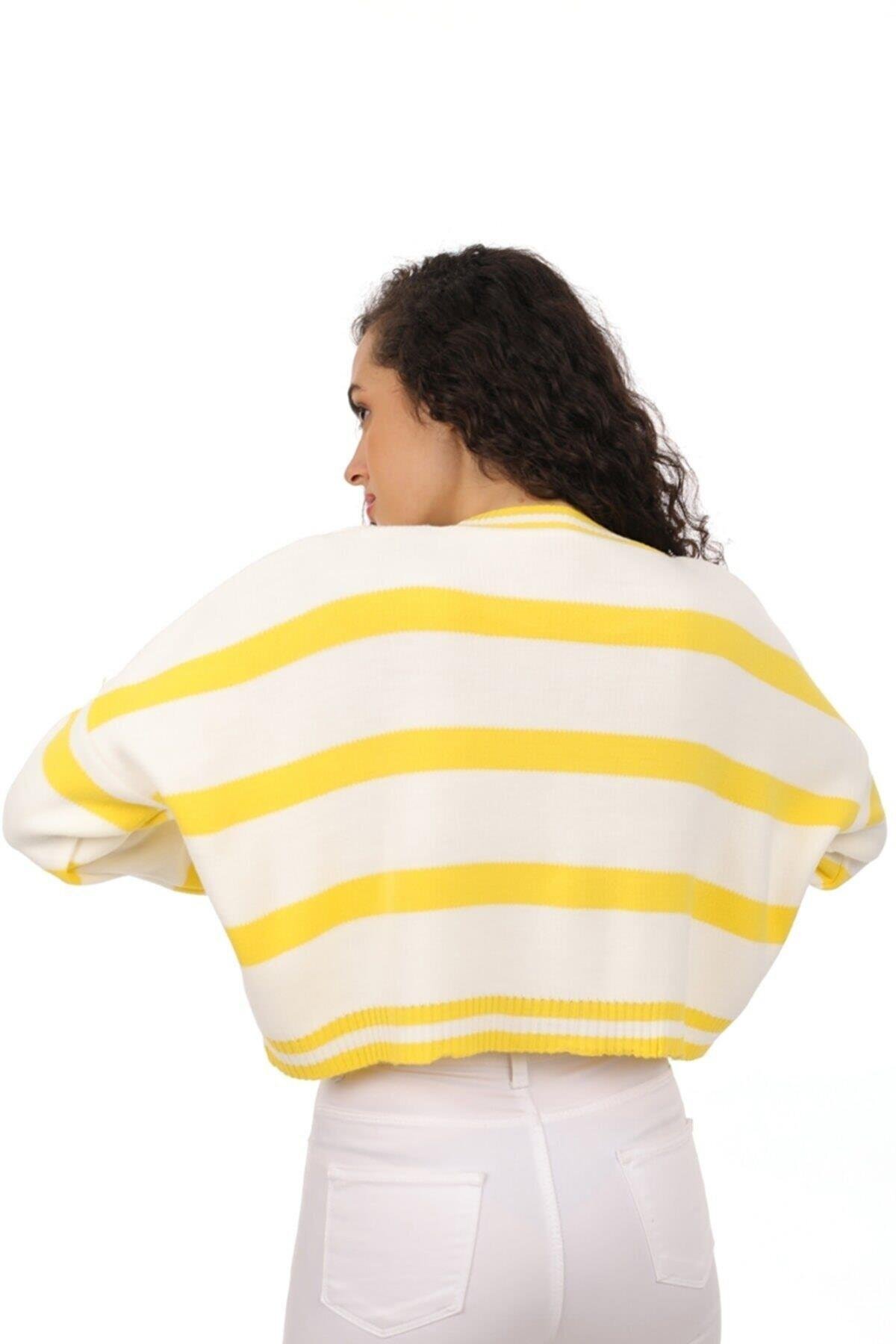 Kadın Sarı Oversize Çizgili Triko Crop Kazak