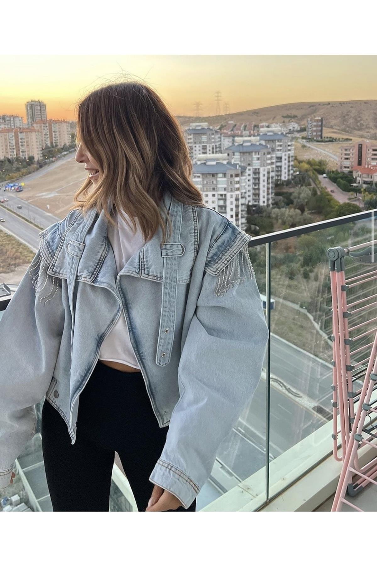 Kadın Taş Detaylı Mavi Tasarım Denim Ceket