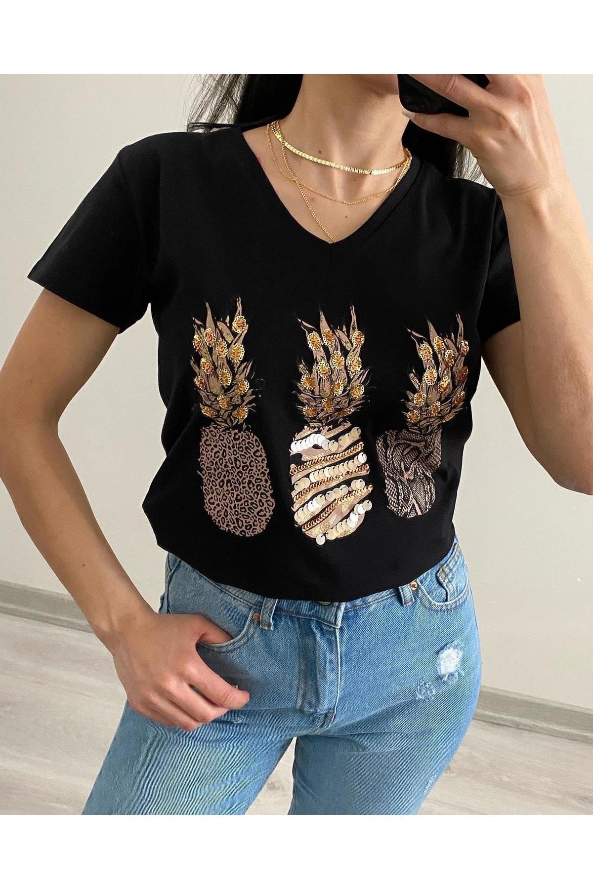 Kadın V Yaka Ananas Desenli Siyah T-shirt