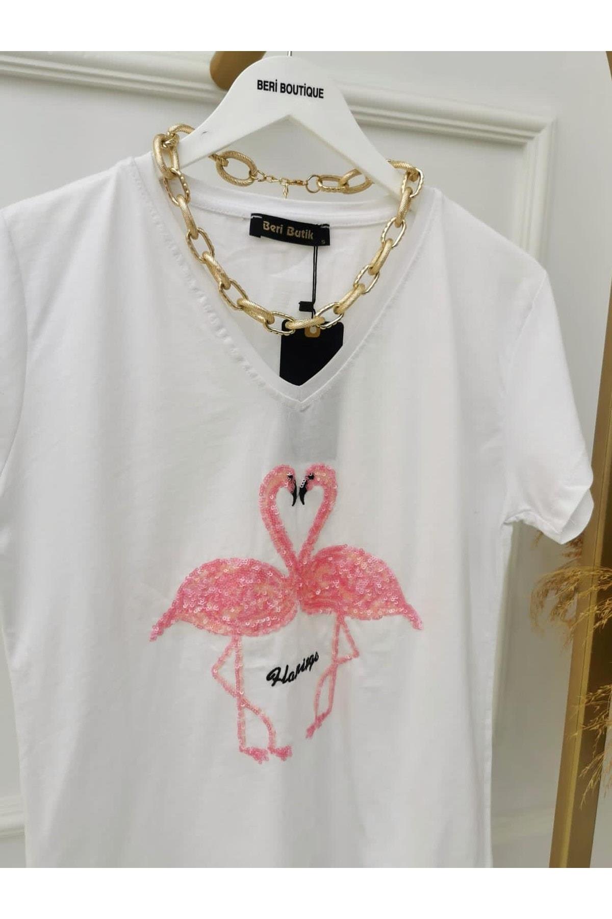 Kadın V Yaka Flamingo Desenli Beyaz Tasarım T-shirt