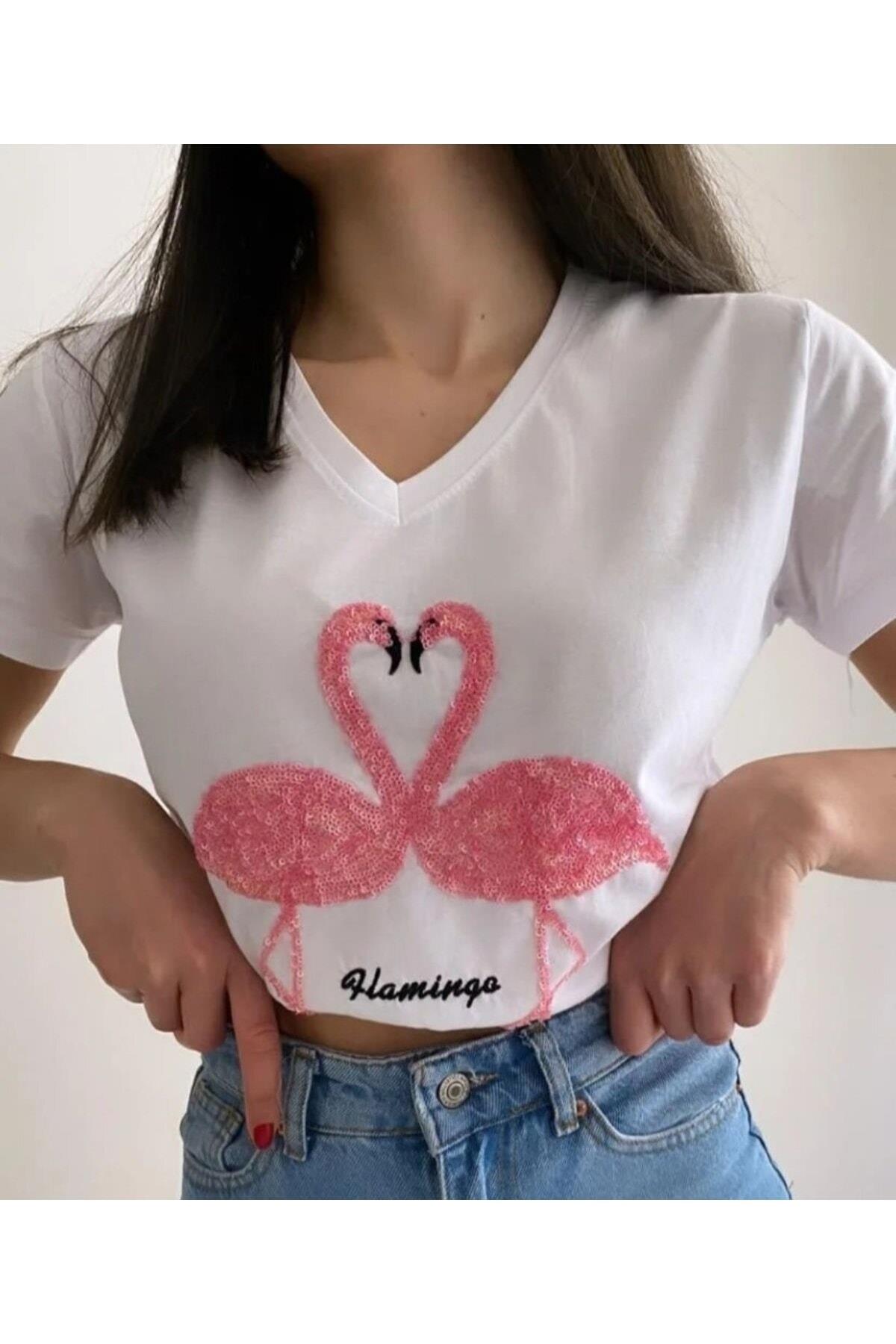 Kadın V Yaka Flamingo Desenli Beyaz Tasarım T-shirt