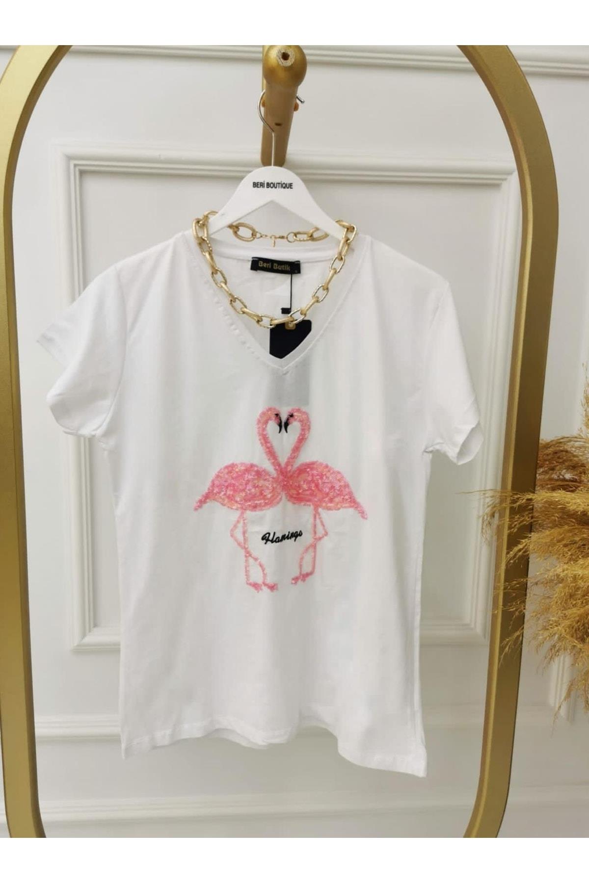 Kadın V Yaka Flamingo Desenli Beyaz Tasarım T-shirt