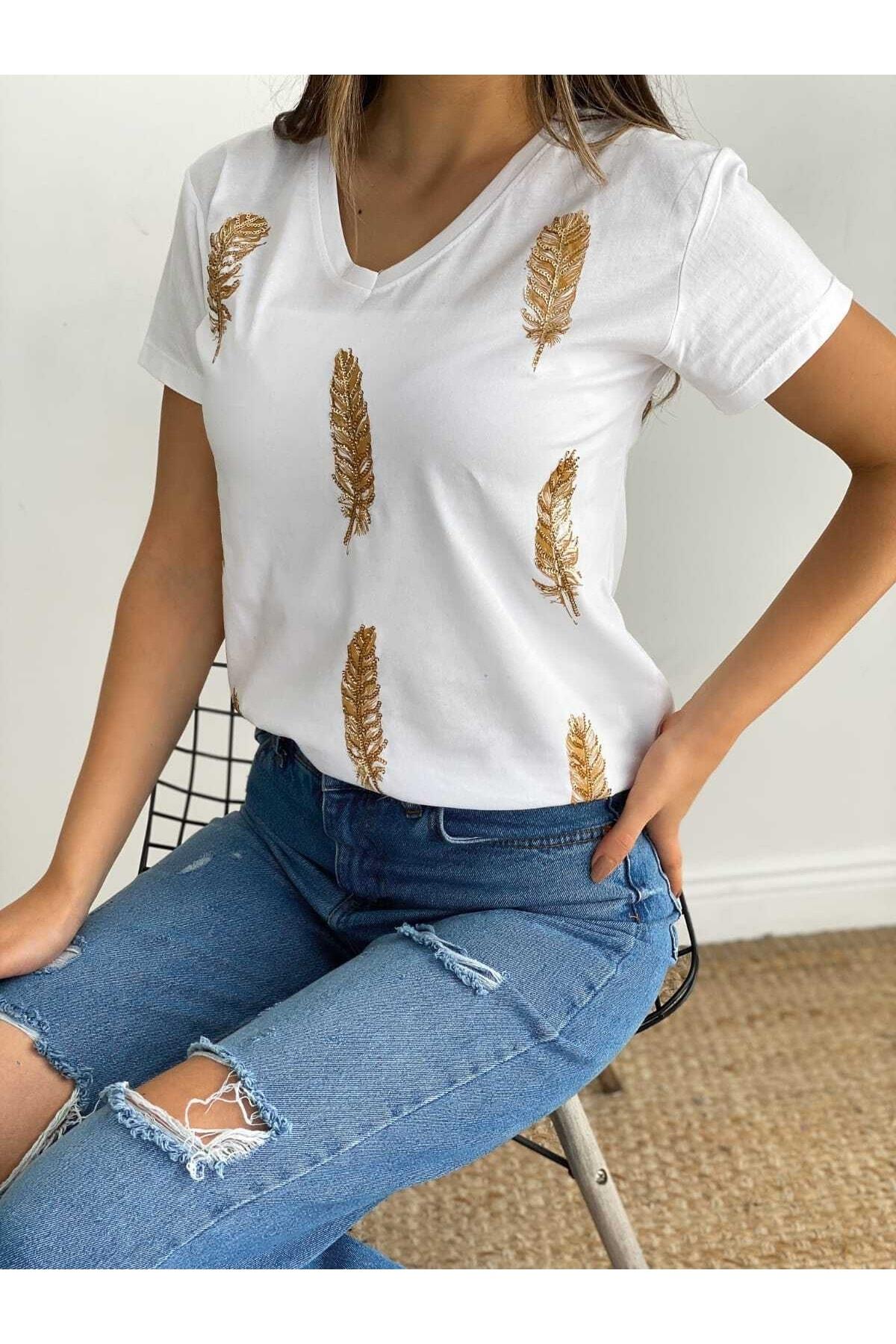 Kadın V Yaka Tüy Desenli Beyaz Gold T-shirt