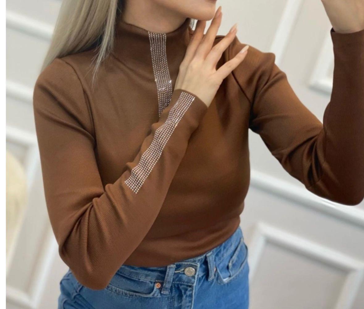 Kahverengi Parıltılı Taşlı Yarım Boğazlı Triko Bluz