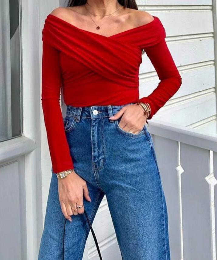 Kırmızı Çapraz Yaka Omuz Açık Bluz
