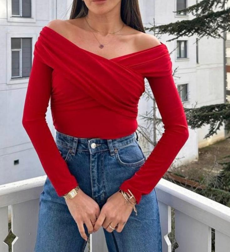 Kırmızı Çapraz Yaka Omuz Açık Bluz