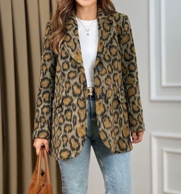 Leopar Desenli Kaşe Ceket