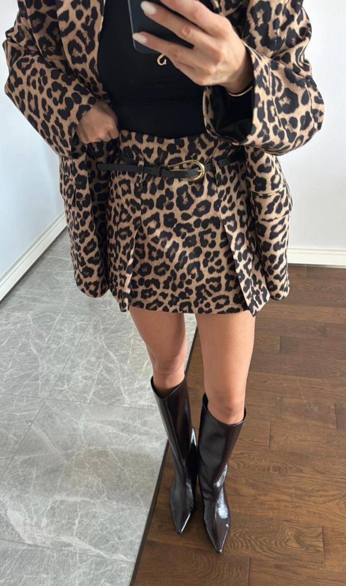 Leopar Desenli Kemerli Şortlu Etek