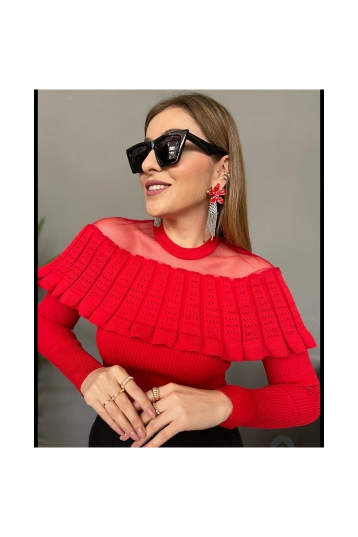 Omuzu Tül Detaylı Kırmızı Triko