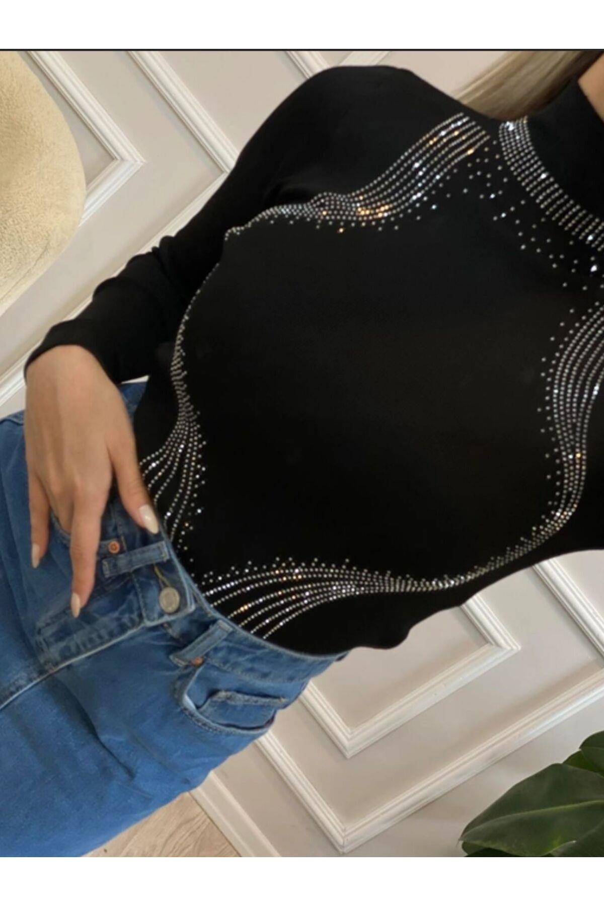Önü Taş İşlemeli Balıkçı Yaka Siyah Triko