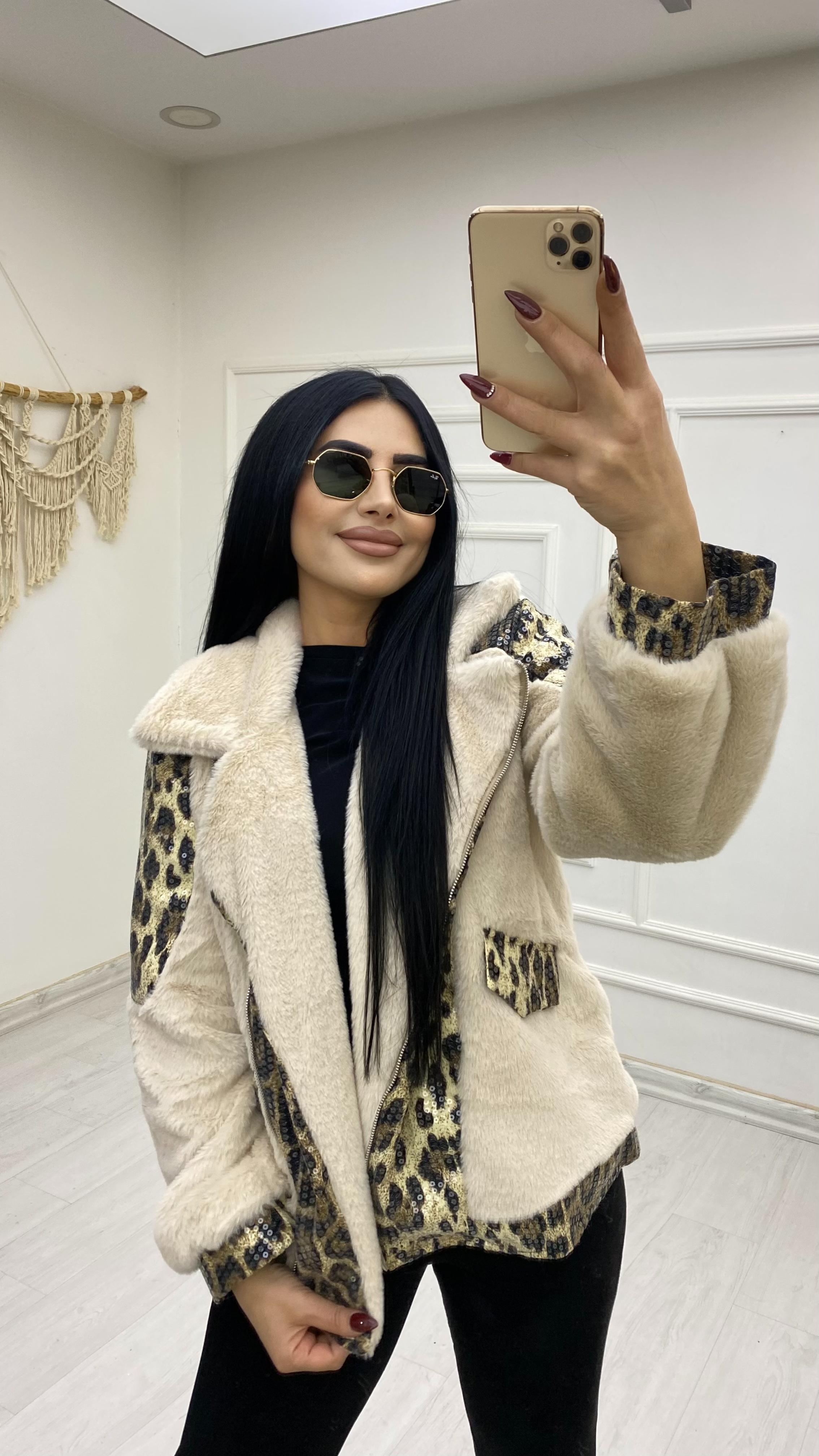 Payetli Leapoar Detaylı İçi Astarlı Ekru Mont