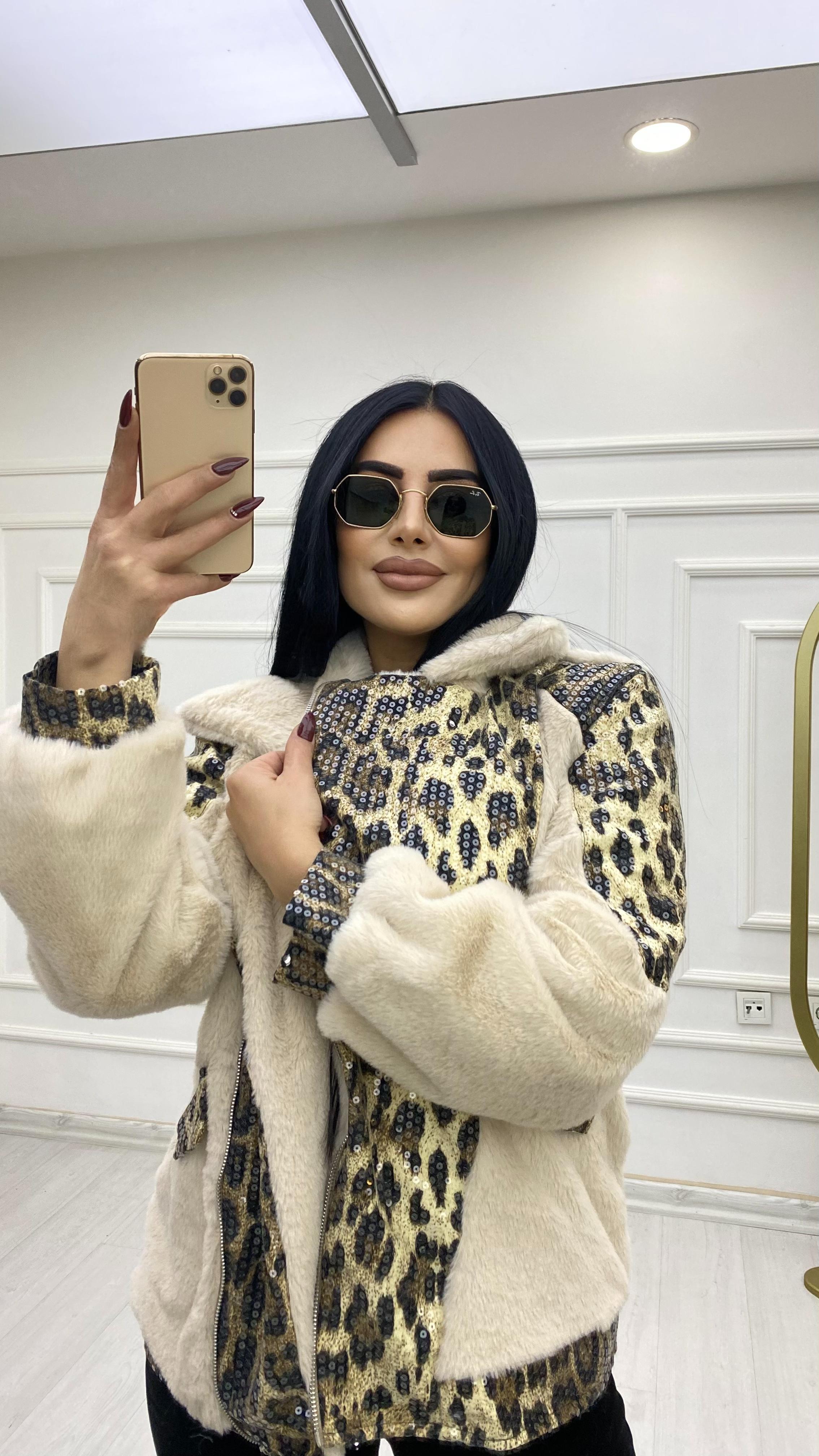 Payetli Leapoar Detaylı İçi Astarlı Ekru Mont