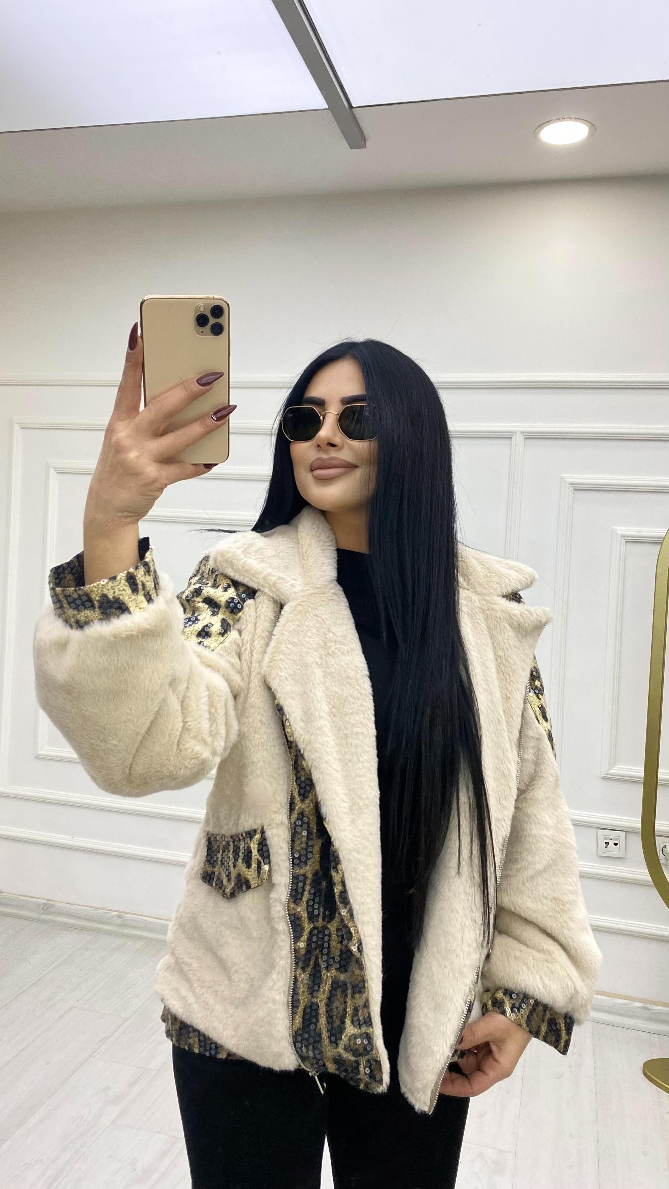 Payetli Leapoar Detaylı İçi Astarlı Ekru Mont