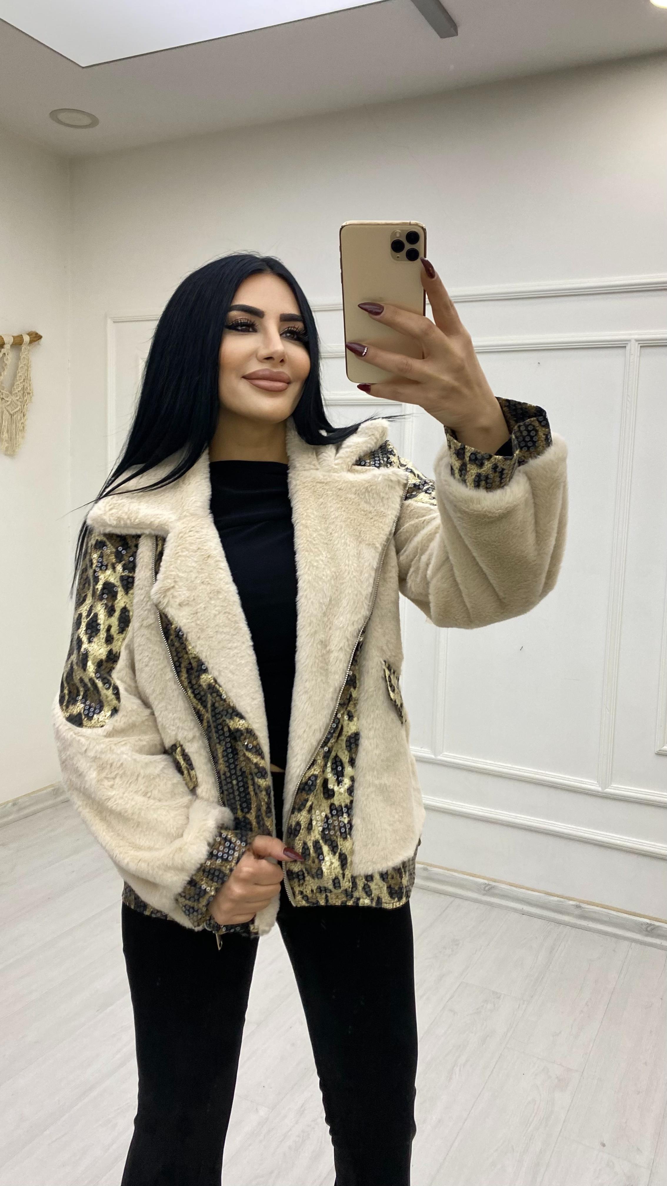 Payetli Leapoar Detaylı İçi Astarlı Ekru Mont