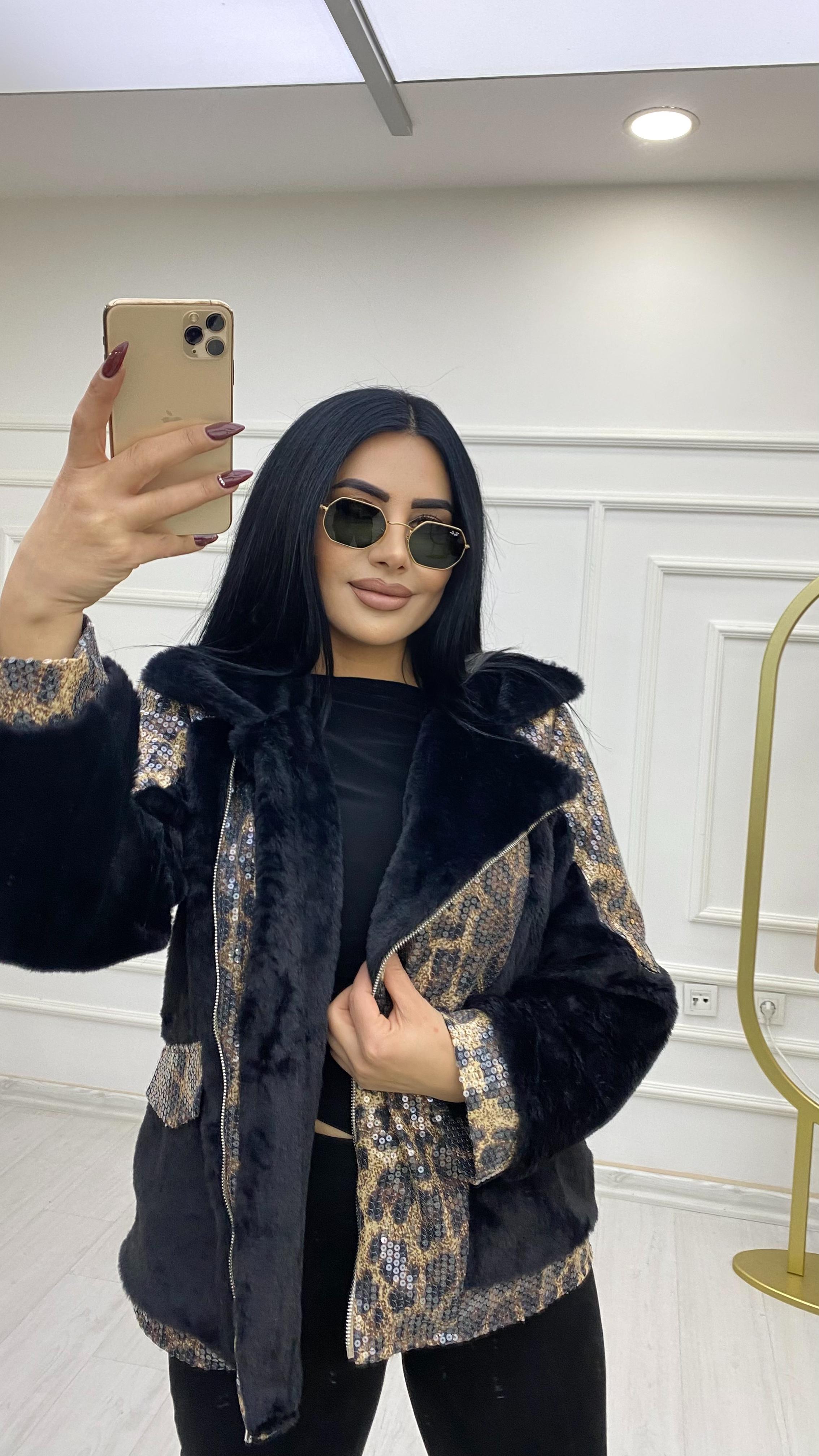 Siyah Payetli Leapoar Detaylı İçi Astarlı Mont