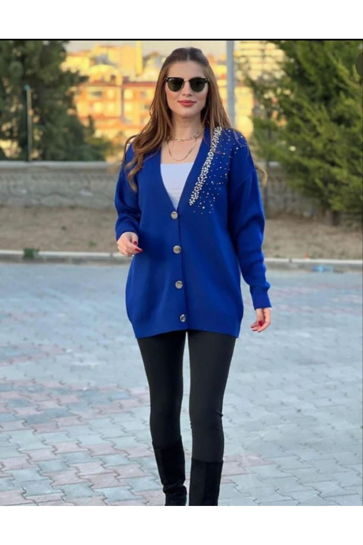 Taş Ve İnci İşlemeli Triko Mavi Hırka