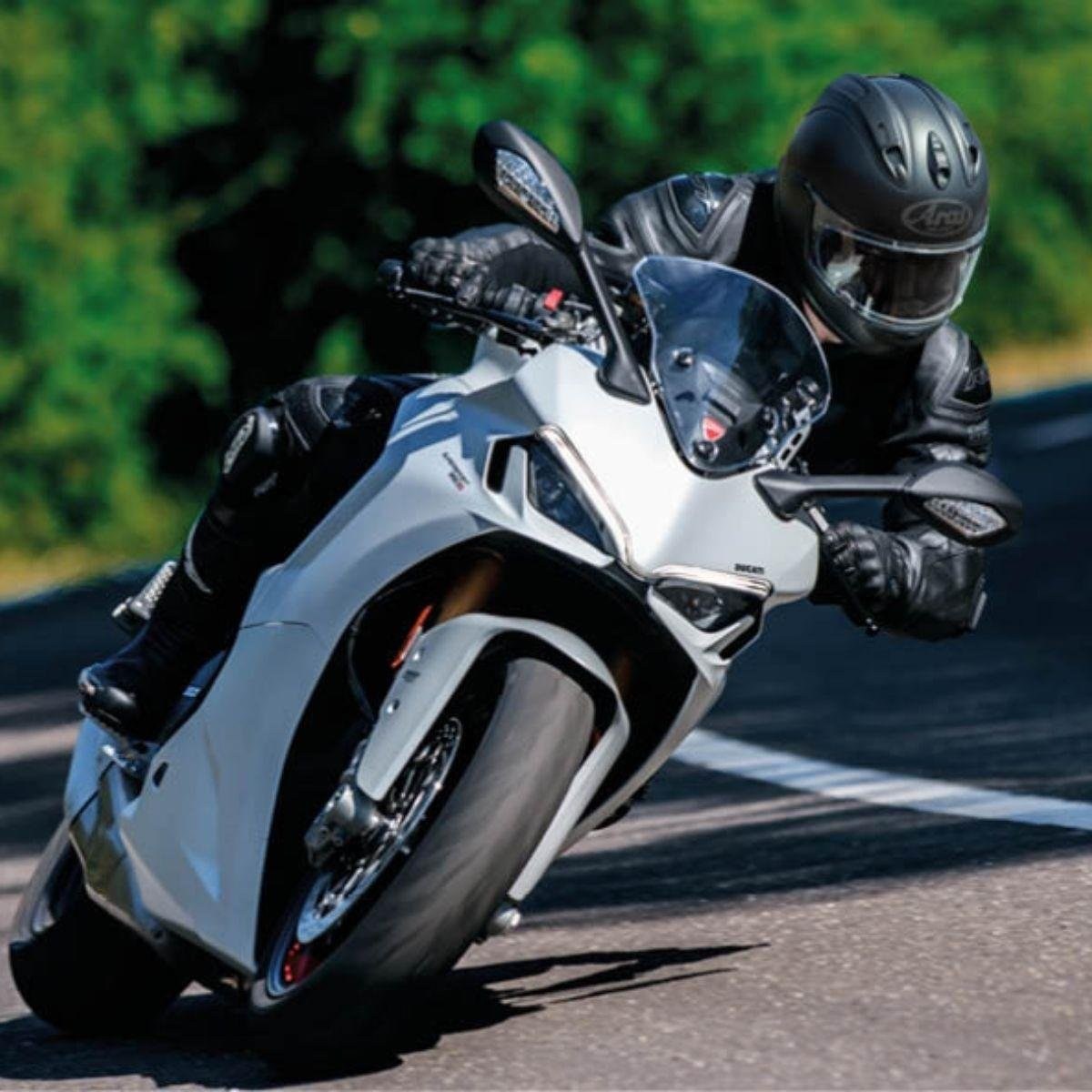 ARAI KASK/RX7 V EVO BLACK FROST