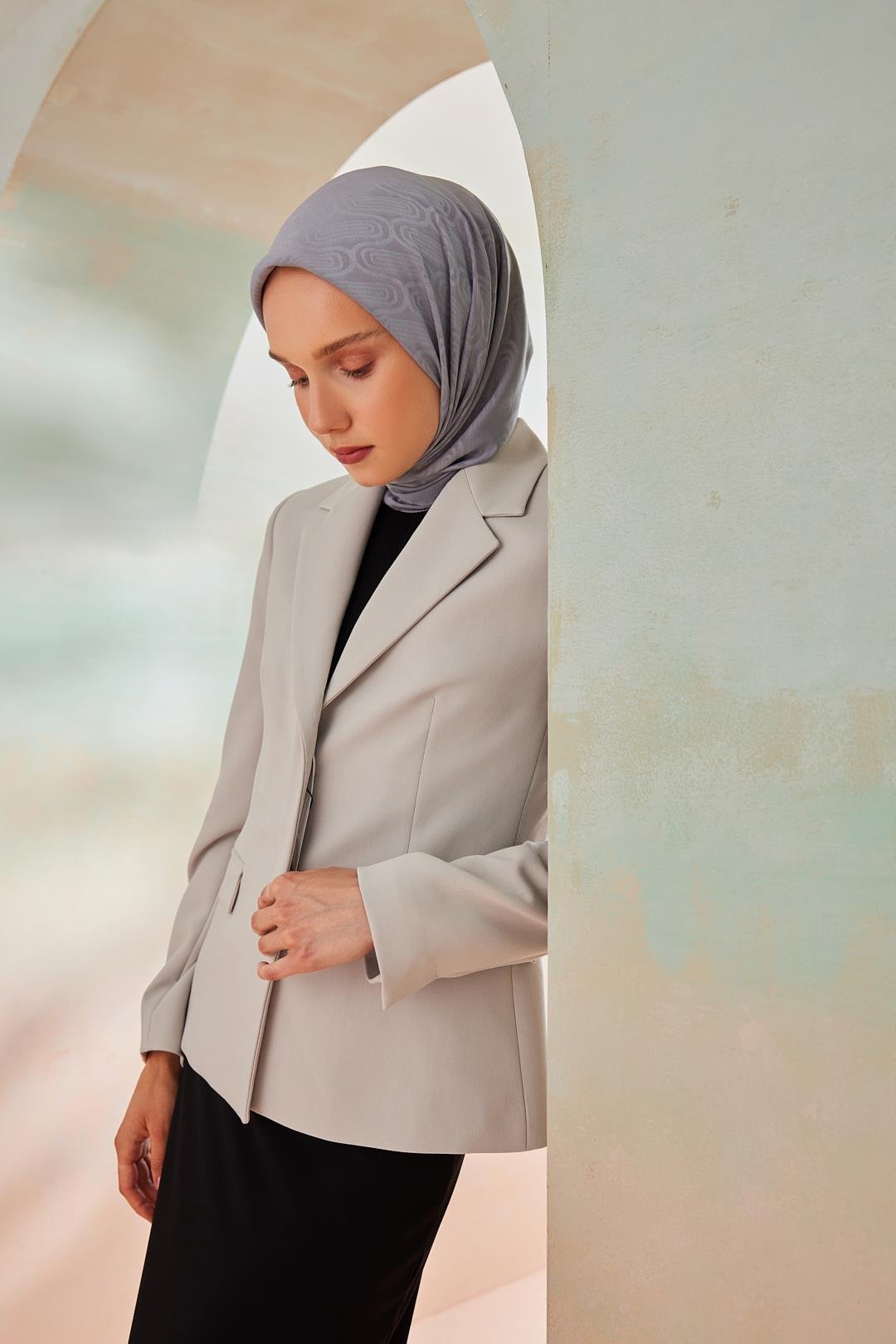 DÜZ CAPRİ SARMAL EŞARP FÜME