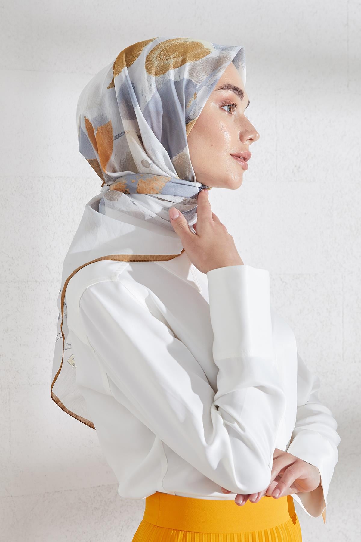 EBRU PAMUK İPEK EŞAR GRİ