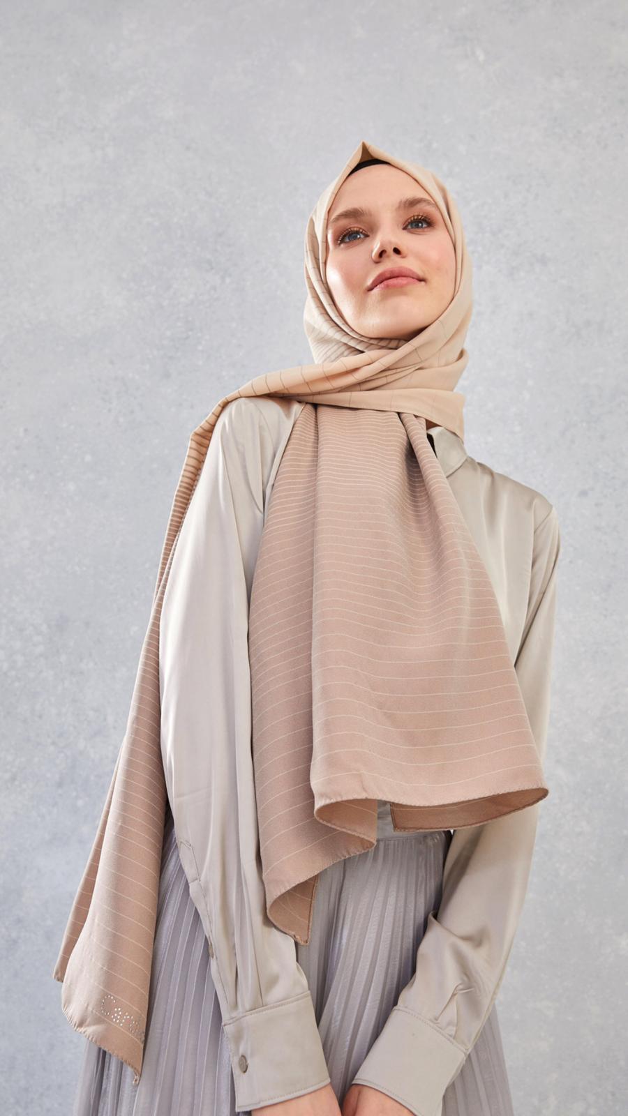ELEGANT BAL KÖPÜĞÜ