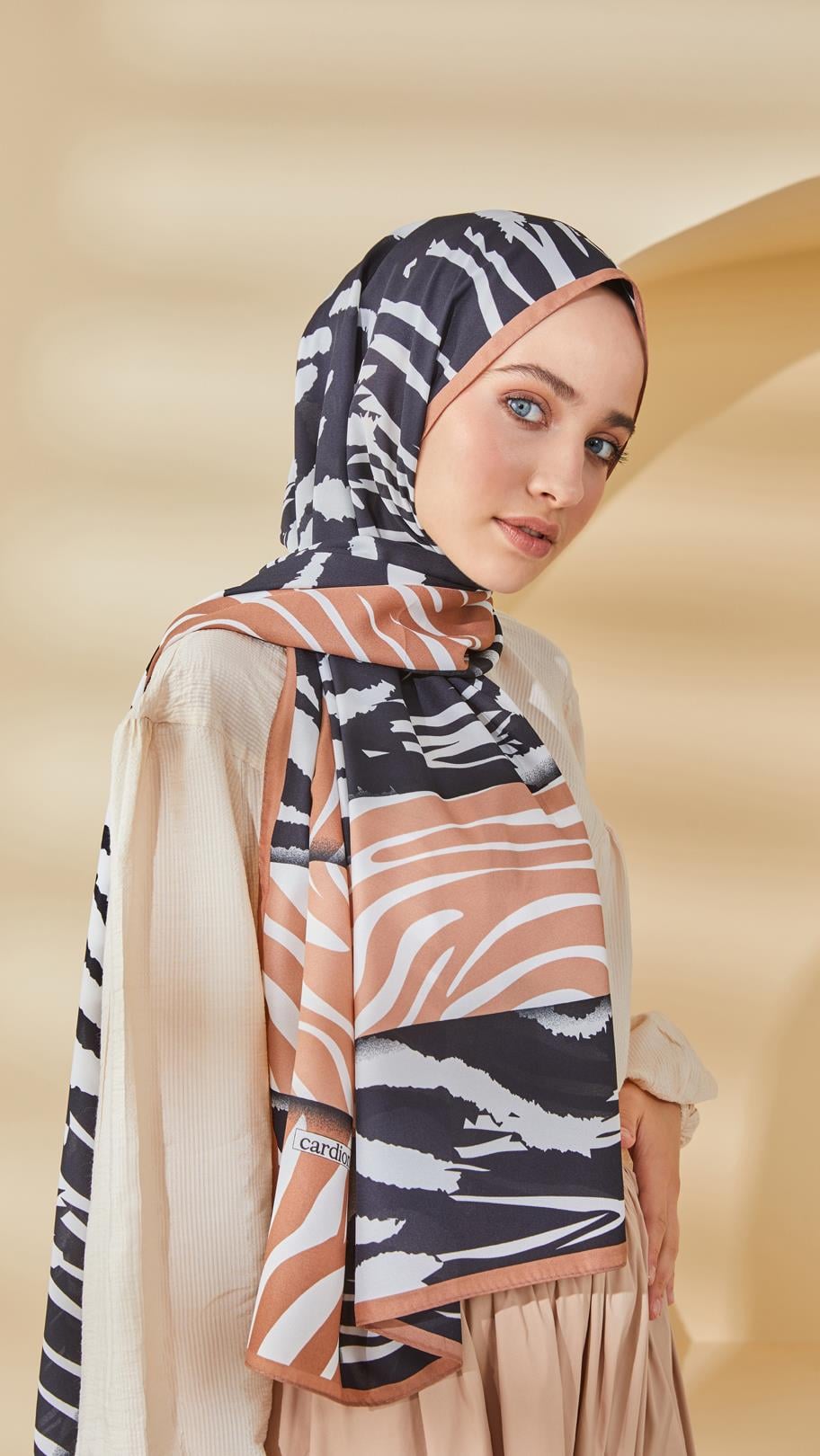 YENİ ZEBRA BAL KÖPÜĞÜ