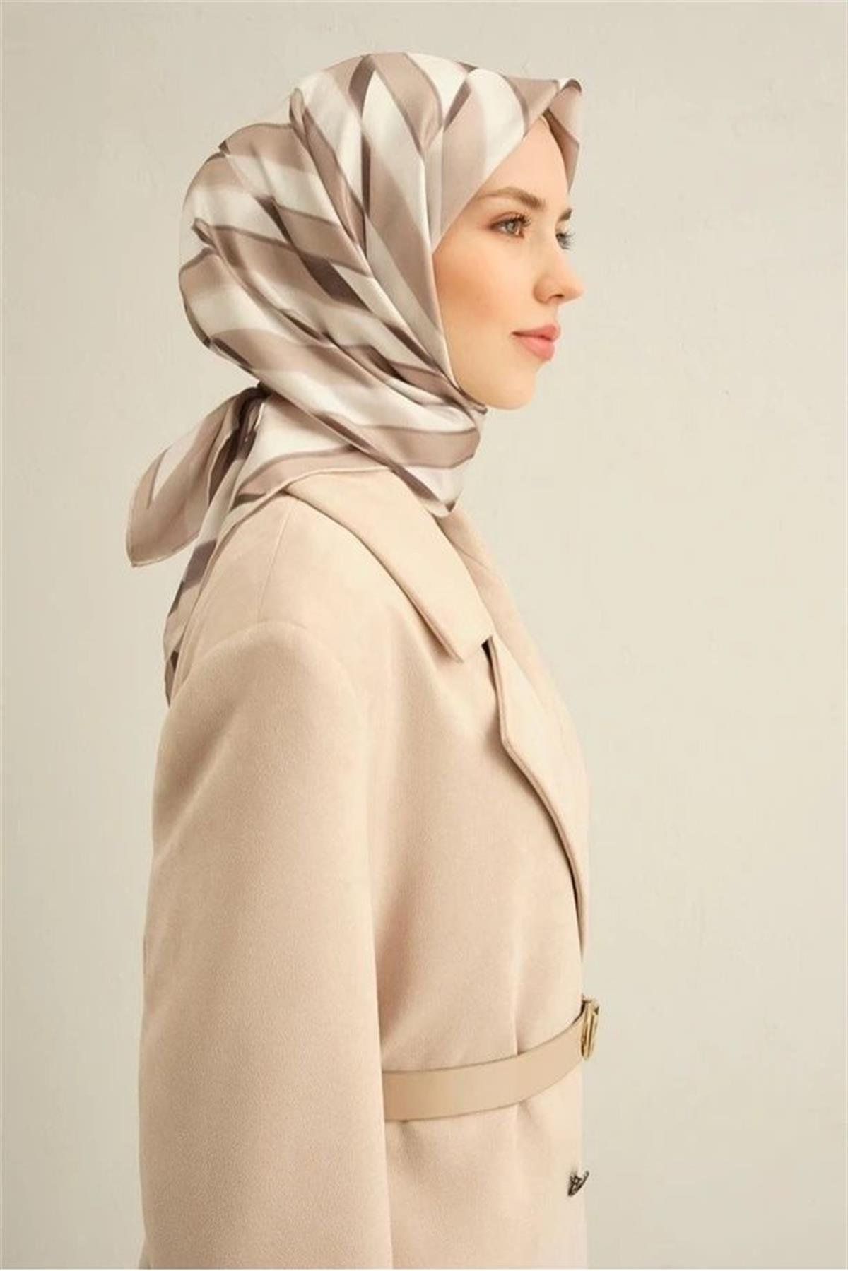 Armine Desenli Saf İpek Twill Eşarp 9325--81