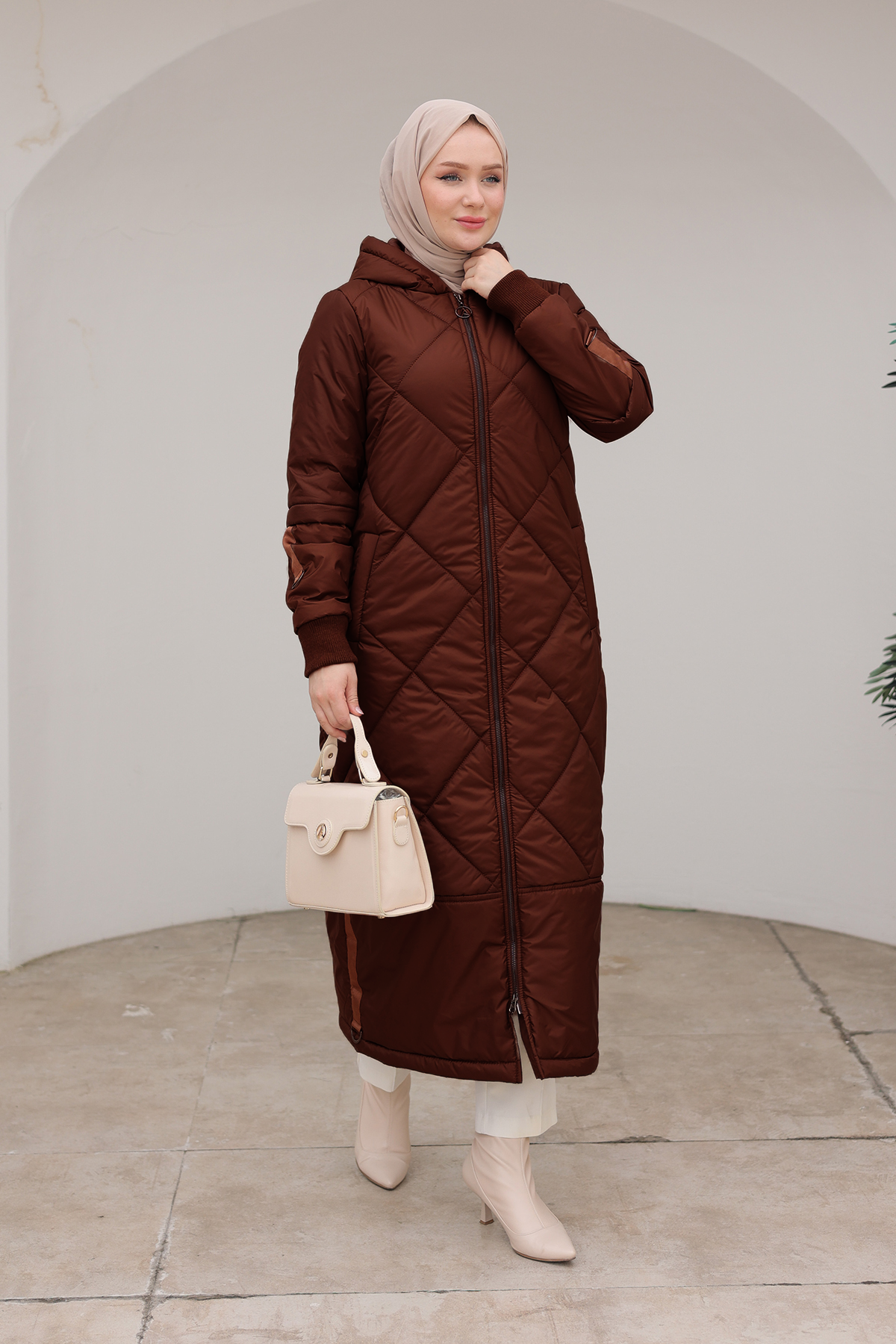 ARMİNE TREND Boydan Fermuarlı Şişme Kapitone Desenli Mont Bordo 24KT710