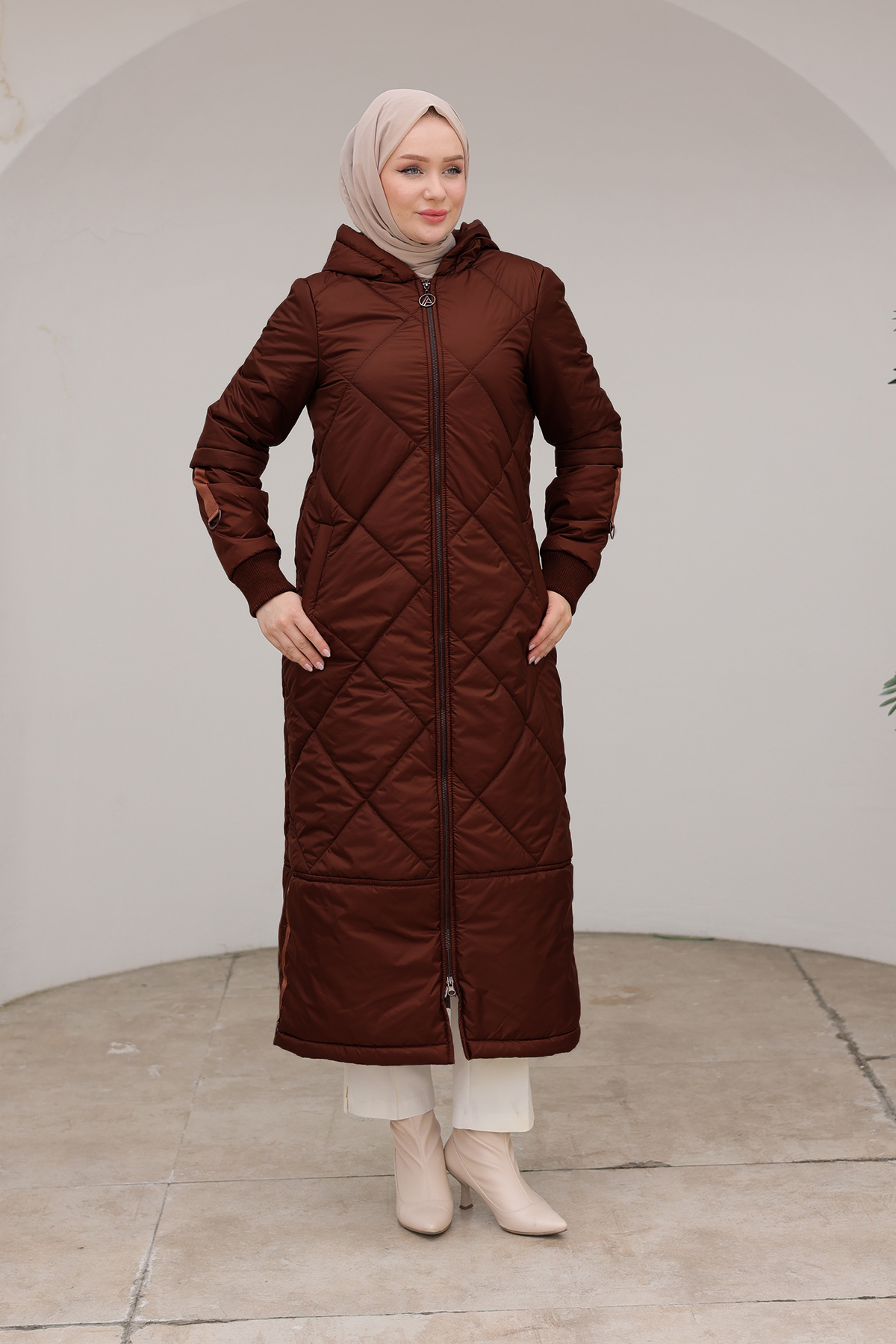 ARMİNE TREND Boydan Fermuarlı Şişme Kapitone Desenli Mont Bordo 24KT710