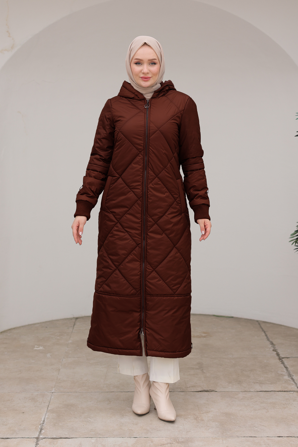 ARMİNE TREND Boydan Fermuarlı Şişme Kapitone Desenli Mont Bordo 24KT710