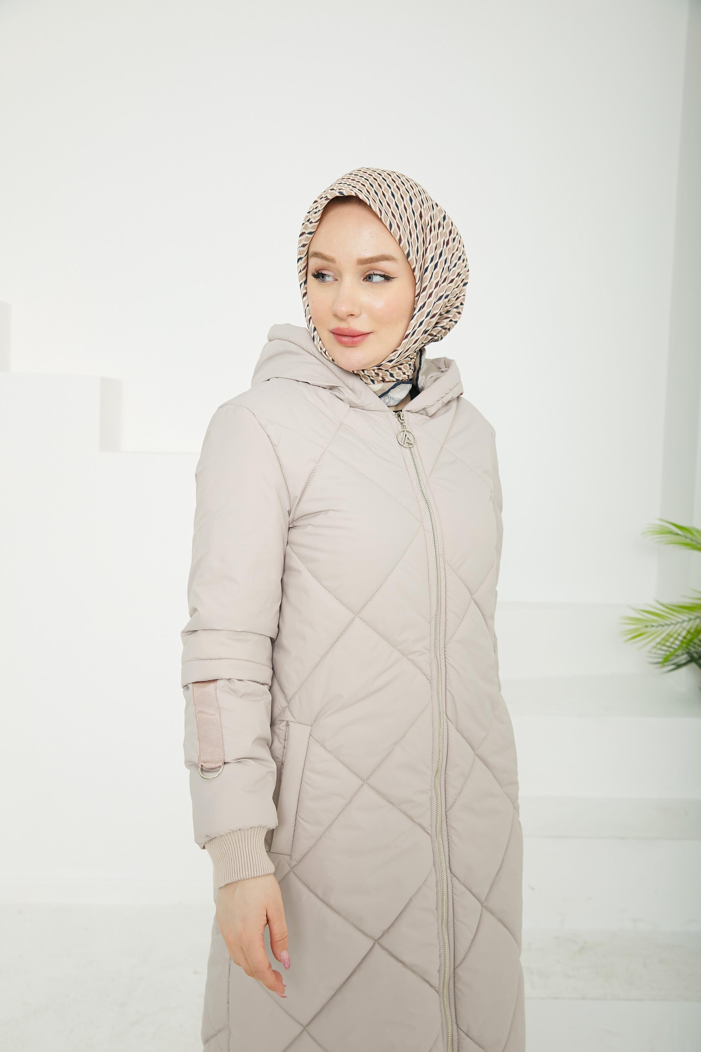 ARMİNE TREND Boydan Fermuarlı Şişme Kapitone Desenli Mont Bej 24KT710