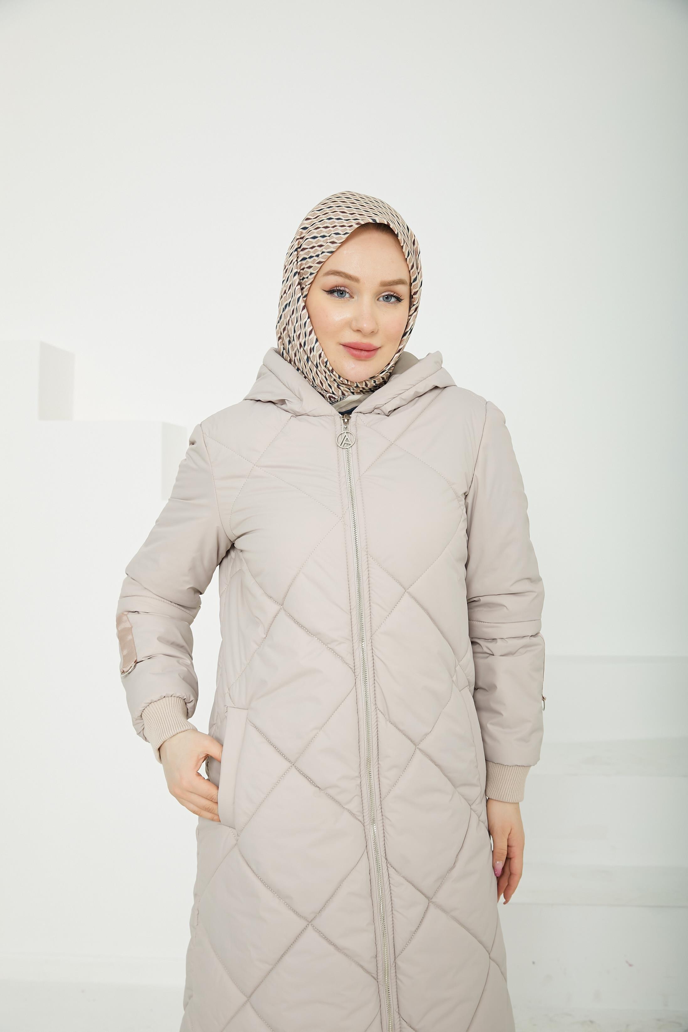 ARMİNE TREND Boydan Fermuarlı Şişme Kapitone Desenli Mont Bej 24KT710