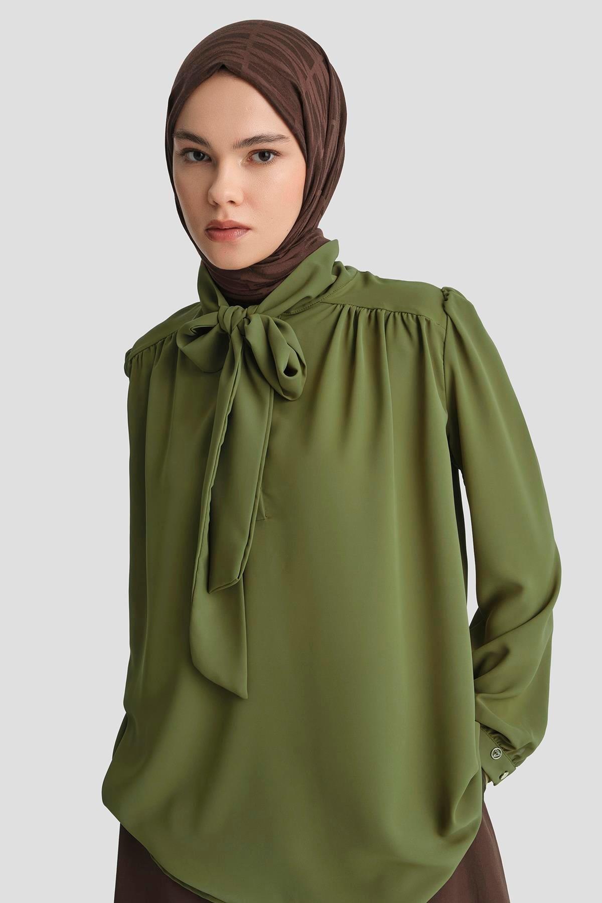 ARMİNE TREND Boyun Kurdele Desenli Tunik-Yağ Yeşili 25YT303