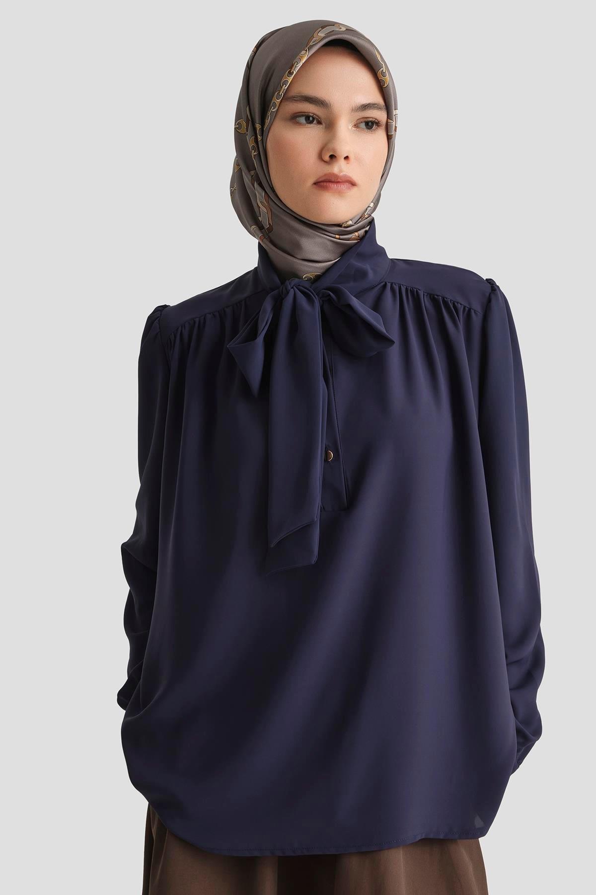 ARMİNE TREND Boyun Kurdele Desenli Tunik-Lacivert 25YT303