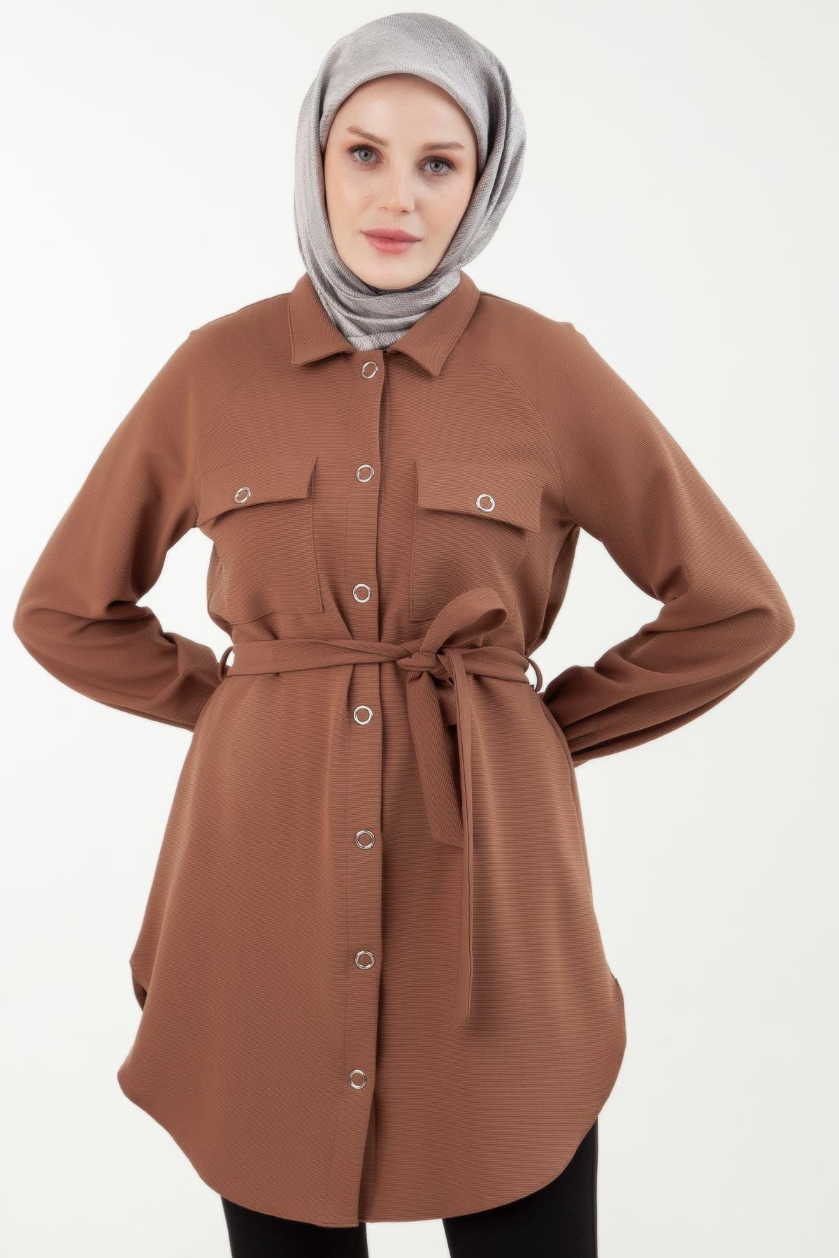 ARMİNE TREND Çıtçıt Detaylı Belden Bağlamalı Tunik-Camel 23KT401