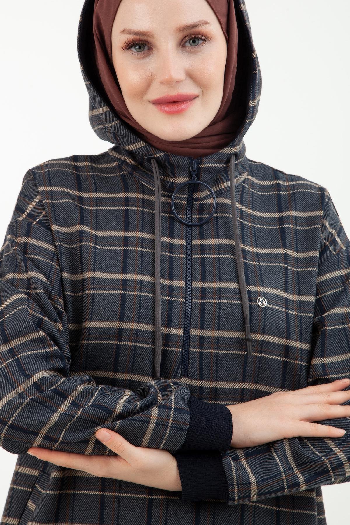 ARMİNE TREND Ekose Desenli Önden Fermuarlı Kapüşonlu Tunik-Gri 23KT443
