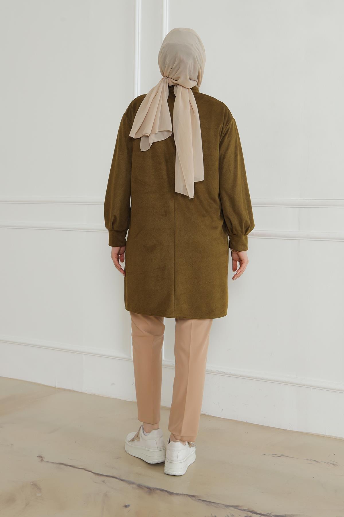 ARMİNE TREND Fermuar ve Taş Detaylı Kolları Ribanalı Tunik-Olive 24KT427