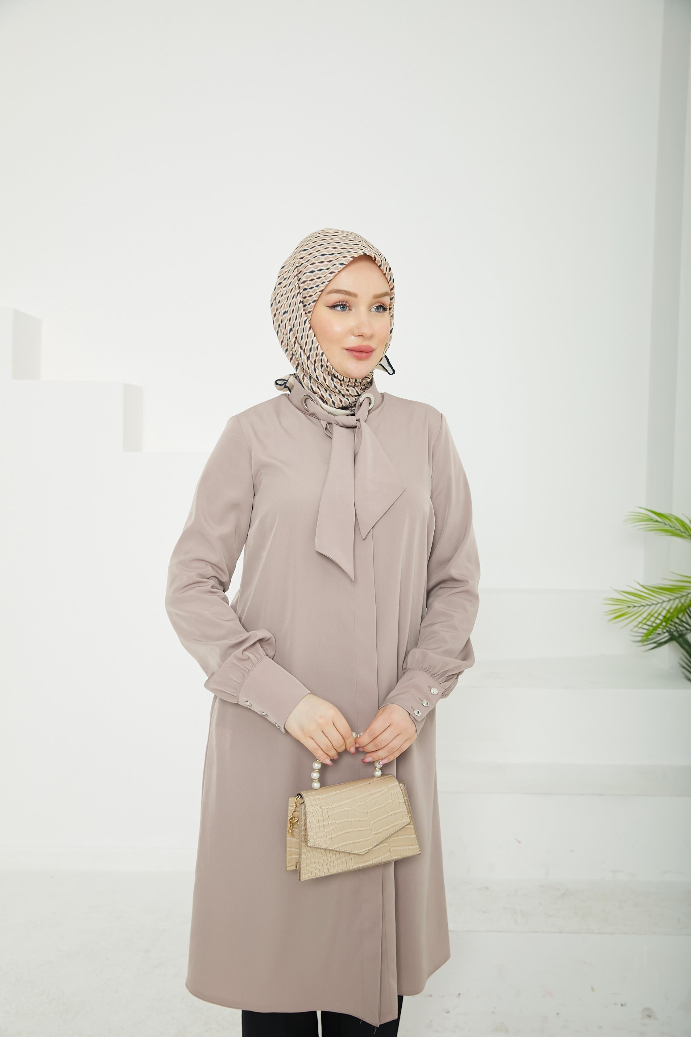 ARMİNE TREND Gizli Düğmeli Yakası Kurdele Detaylı Tunik-Vizon-25YT450