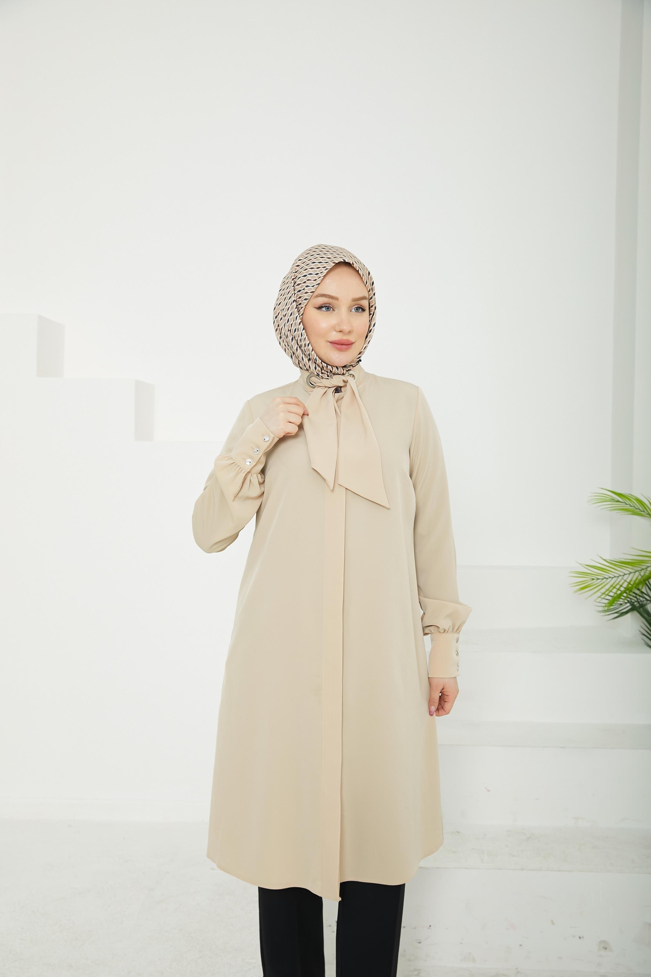 ARMİNE TREND Gizli Düğmeli Yakası Kurdele Detaylı Tunik-Açık Bej-25YT450