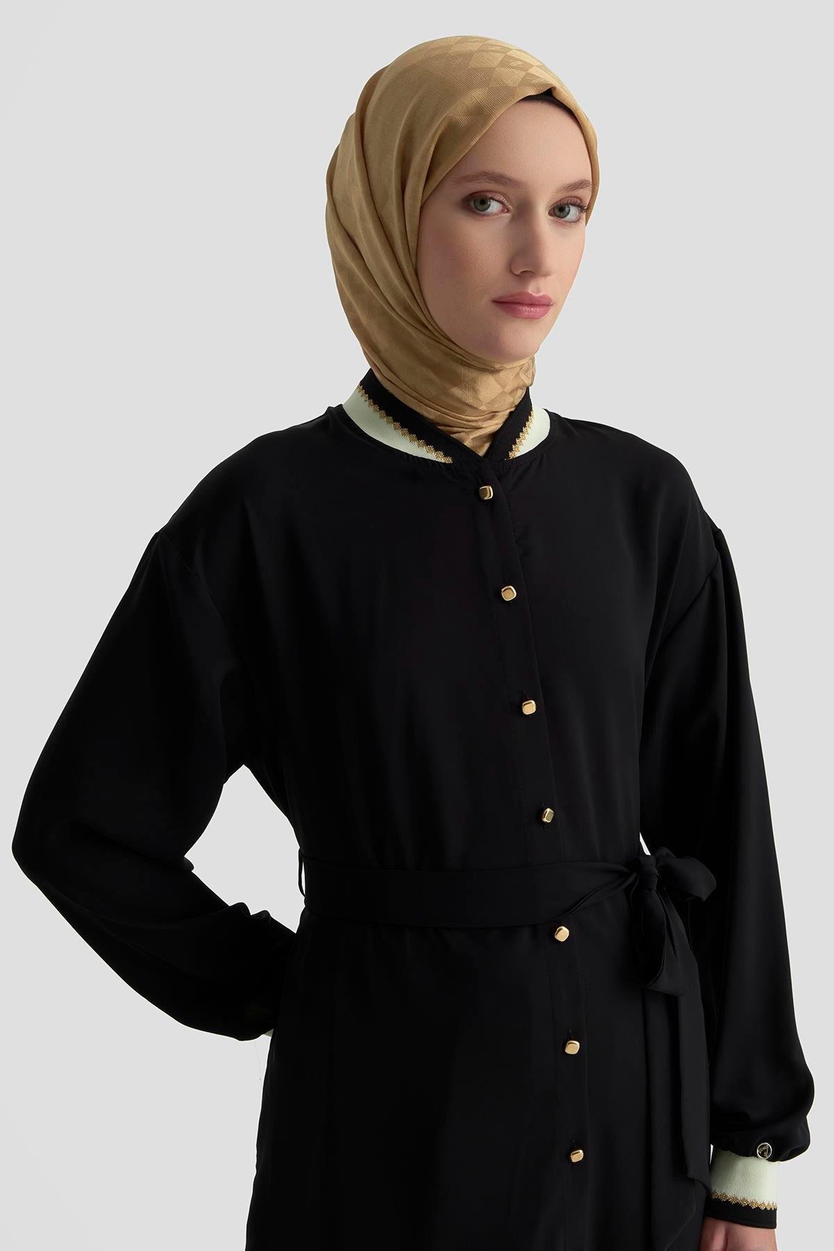 ARMİNE TREND Gold Düğmeli Kolları ve Yakası Ribanalı Beli Kuşaklı Tunik Siyah 25YT410