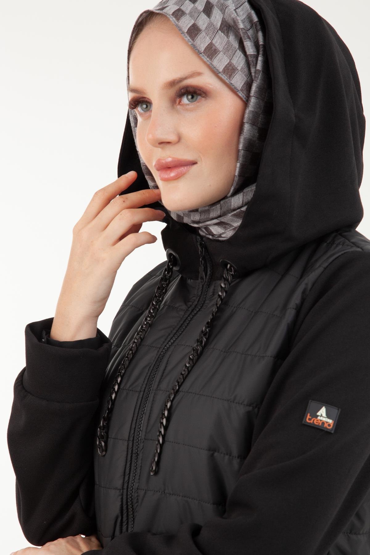 ARMİNE TREND Kapüşonlu Önden Fermuarlı Kapitone Kap-Siyah 22KT512