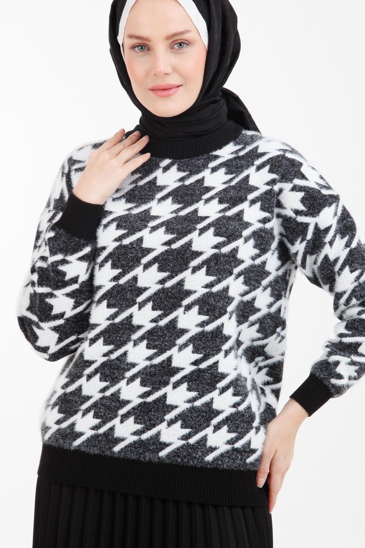 ARMİNE TREND Kaz Ayağı Desenli Kolu Yakası ve Etek Ucu Ribanal Trikoı Bluz-Siyah 22KT421