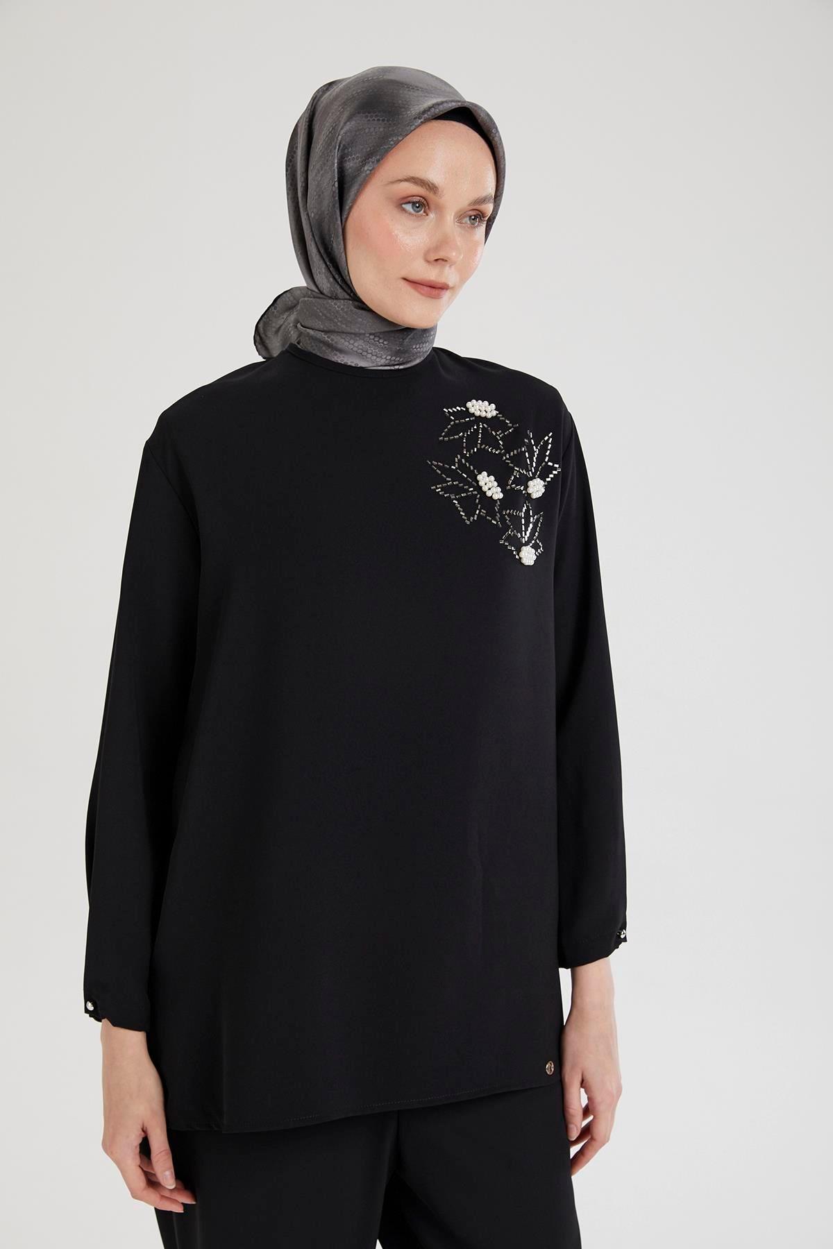ARMİNE TREND Kolları Düğmeli Taş Desenli Tunik-Siyah 25YT443