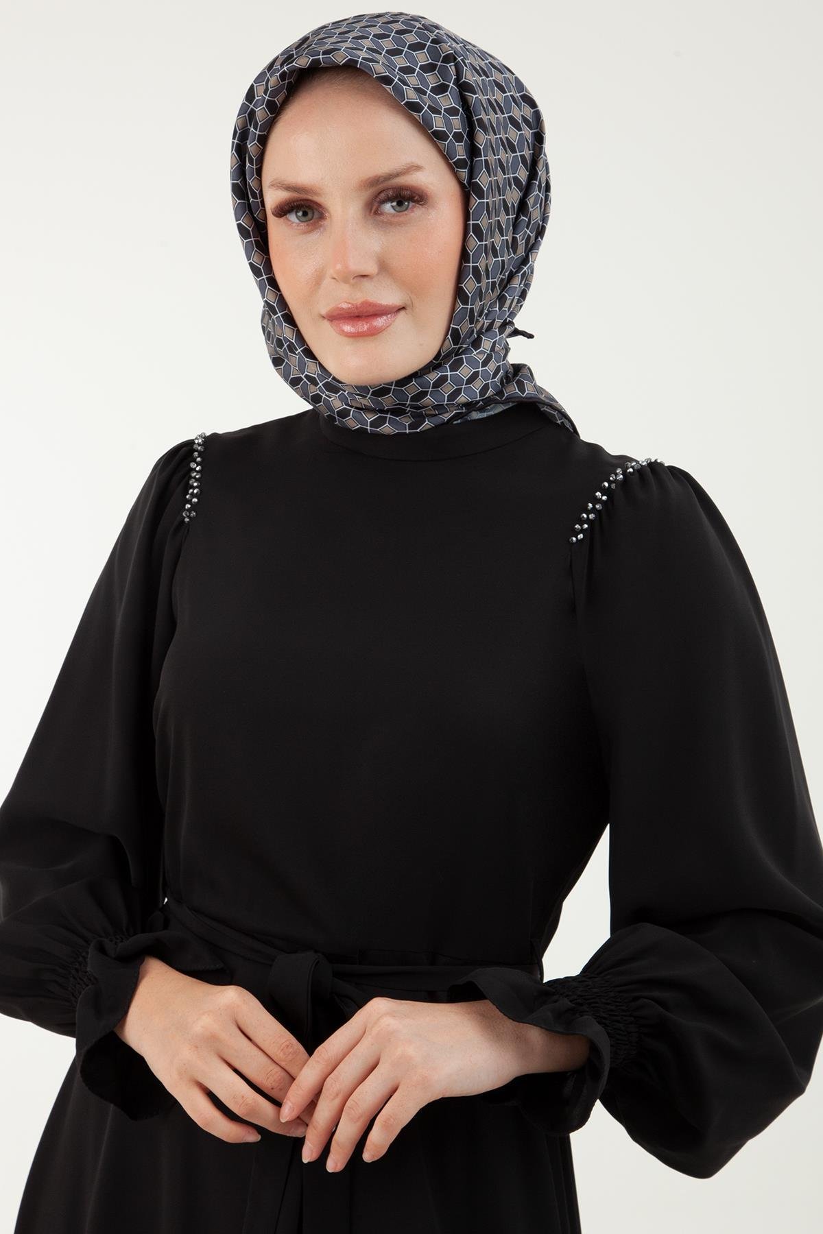 ARMİNE TREND Kolları Lastikli İçi Astarlı Arkadan Fermuarlı Elbise-Siyah 23YT904
